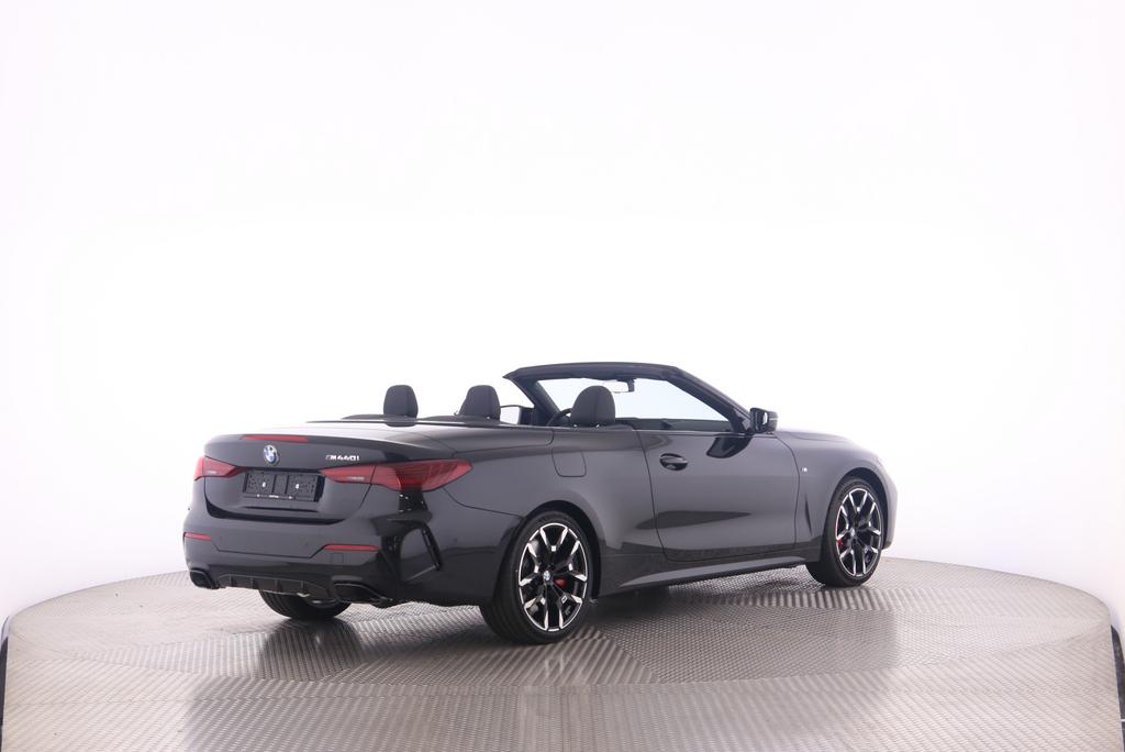 BMW M440i xDrive Cabrio-image-15