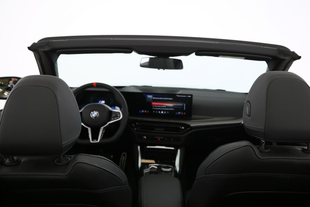 BMW M440i xDrive Cabrio-image-11