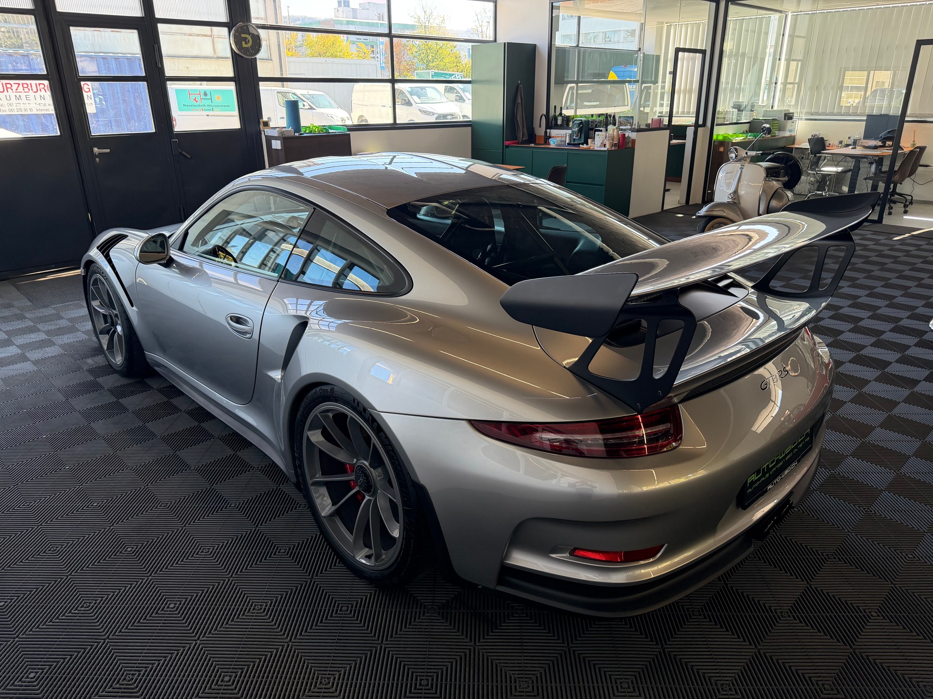 PORSCHE GT3 RS-image-4