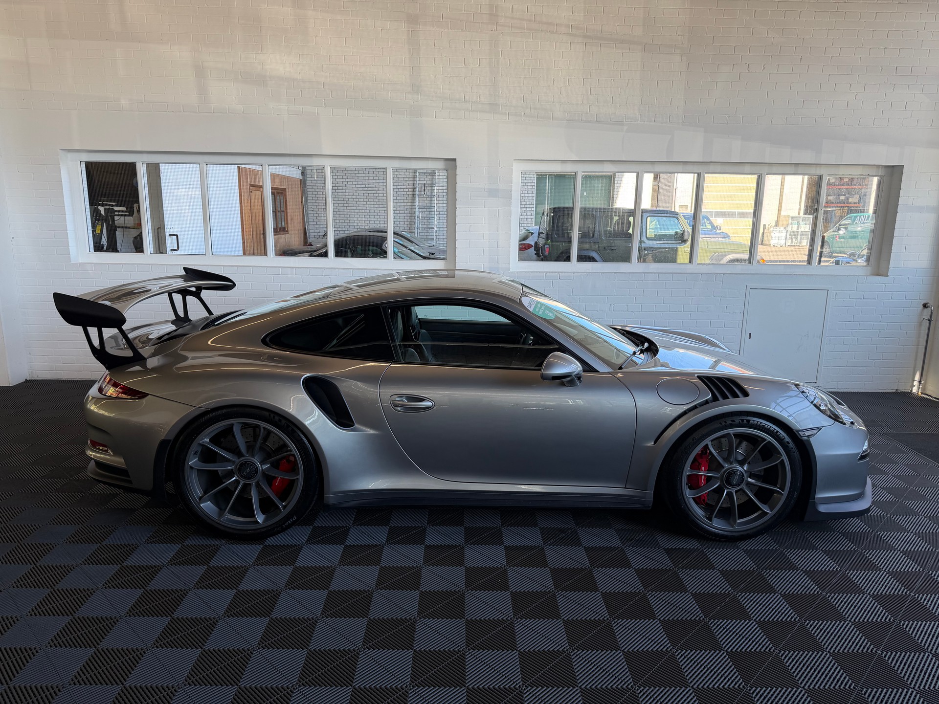 PORSCHE GT3 RS-image-1