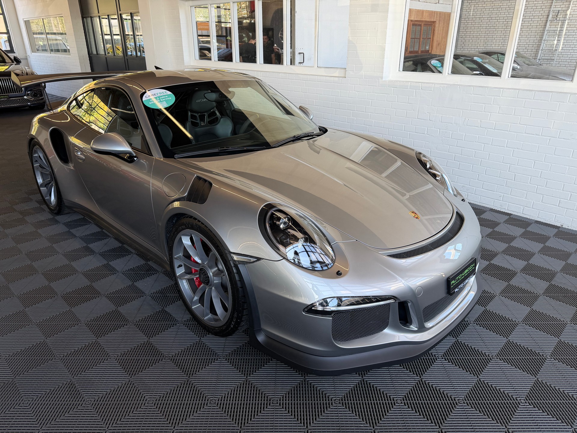 PORSCHE GT3 RS-image-0