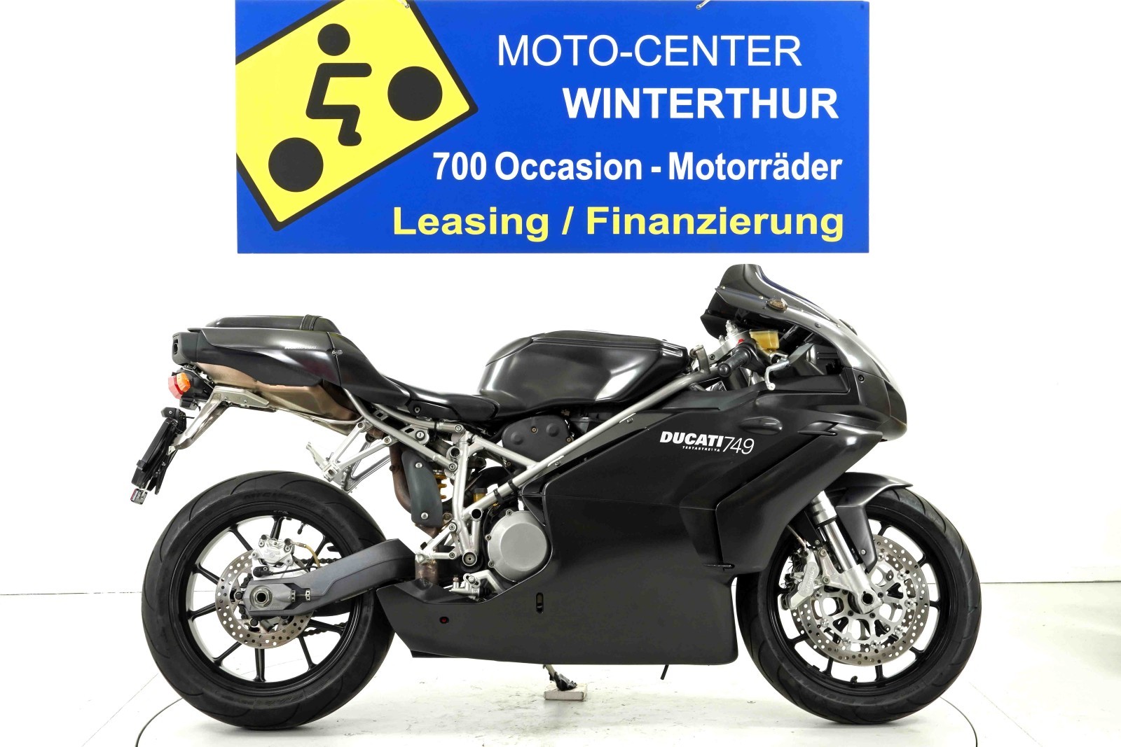 DUCATI 749-S