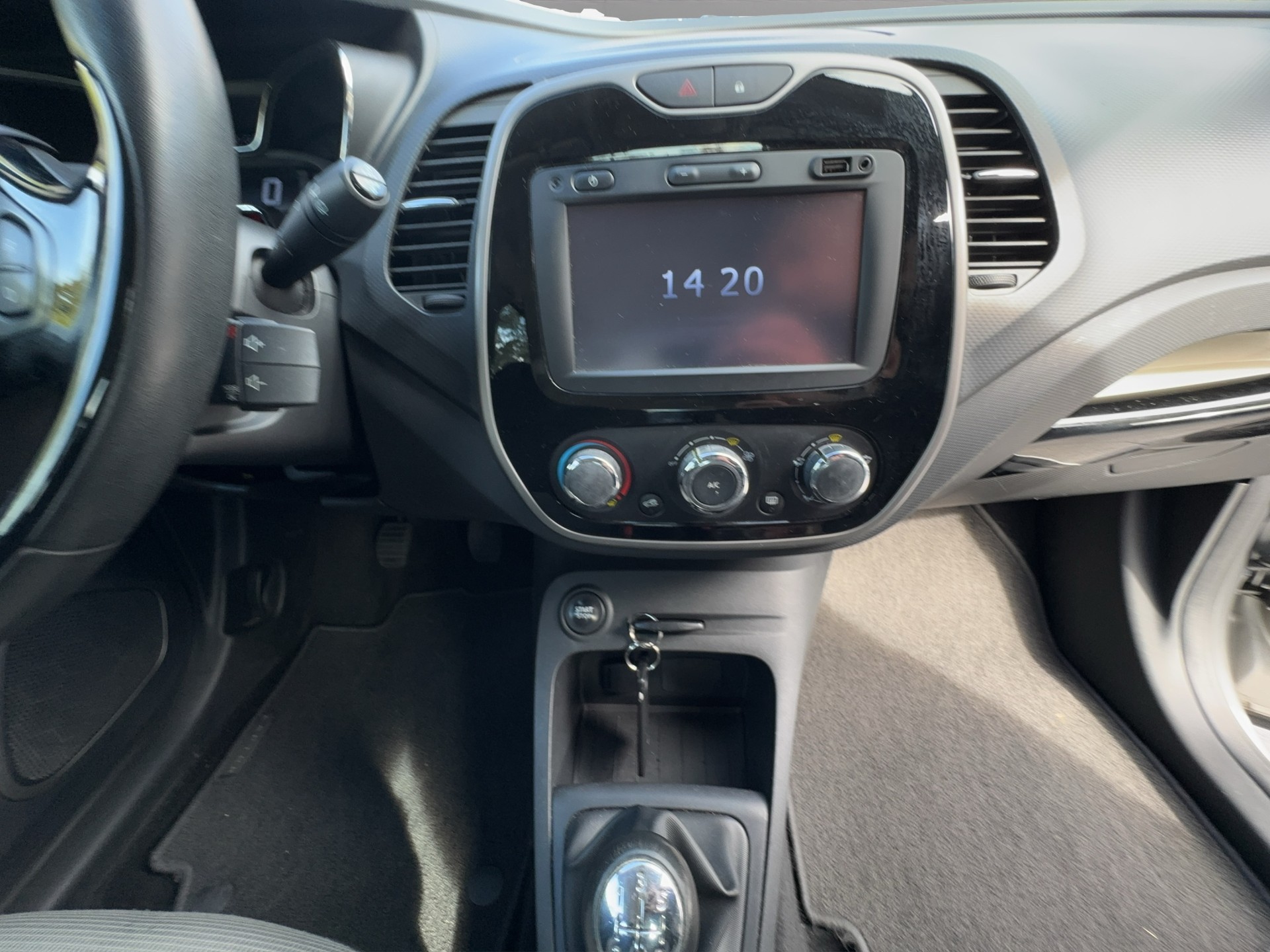 RENAULT Captur 0.9 12V Dynamique-image-13