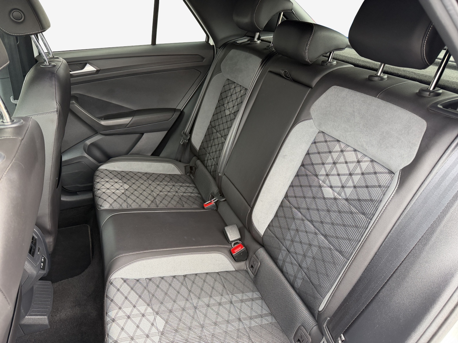 VW T-Roc 1.5 TSI EVO R-Line DSG-image-11