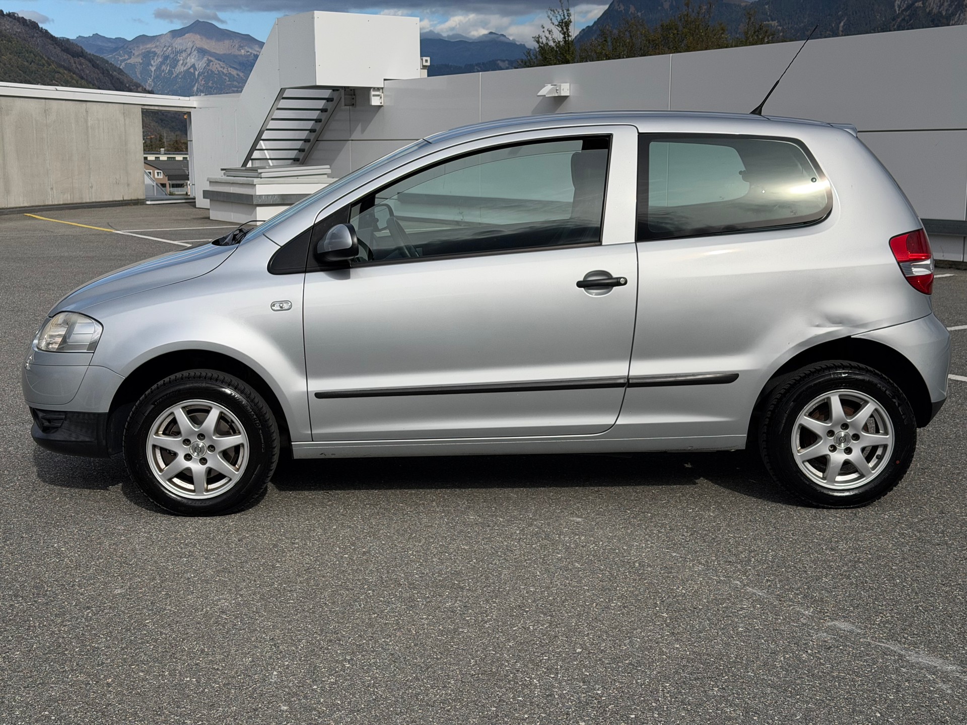 VW Fox 1.2-showroom-element-2