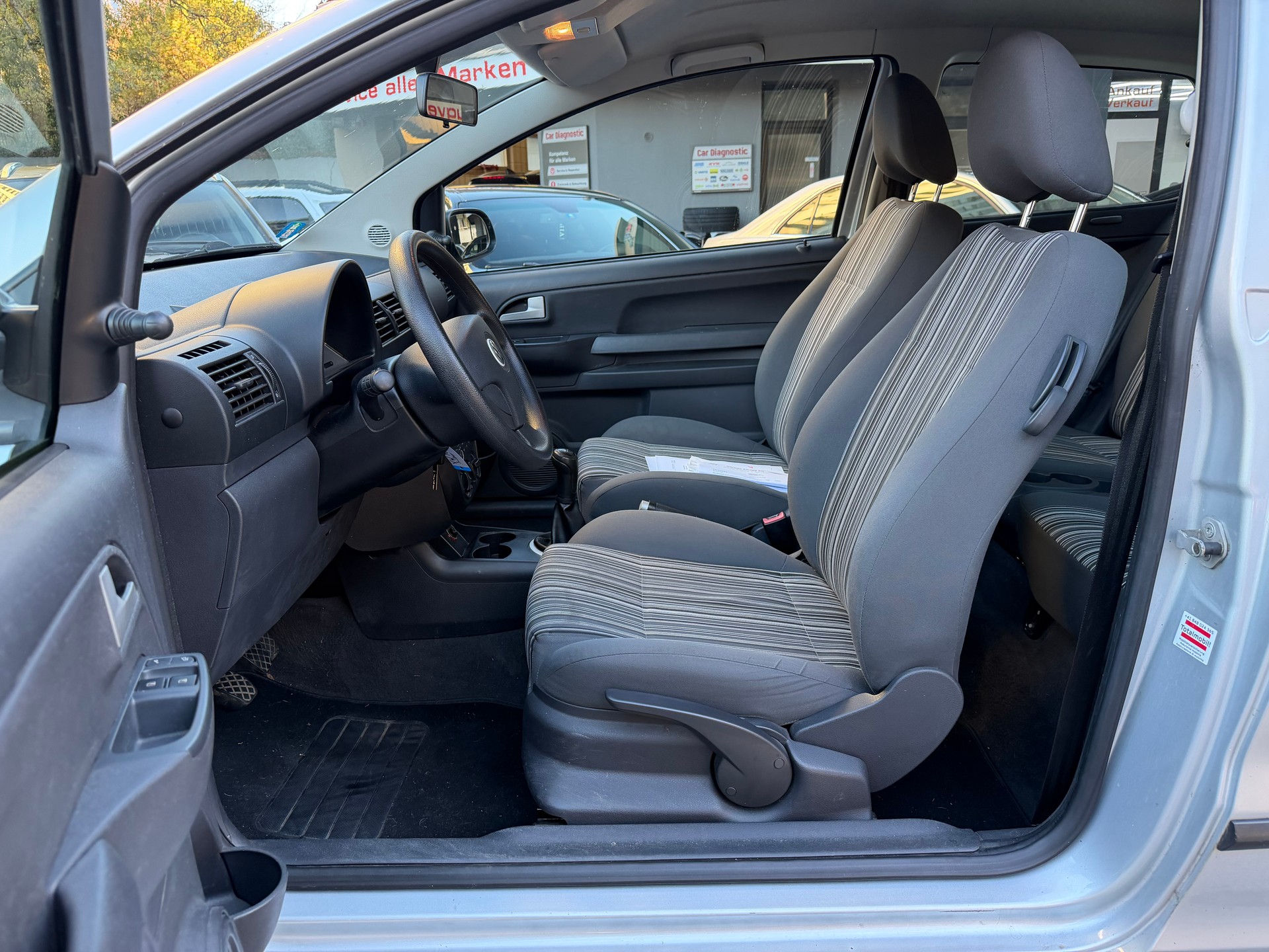 VW Fox 1.2-image-9