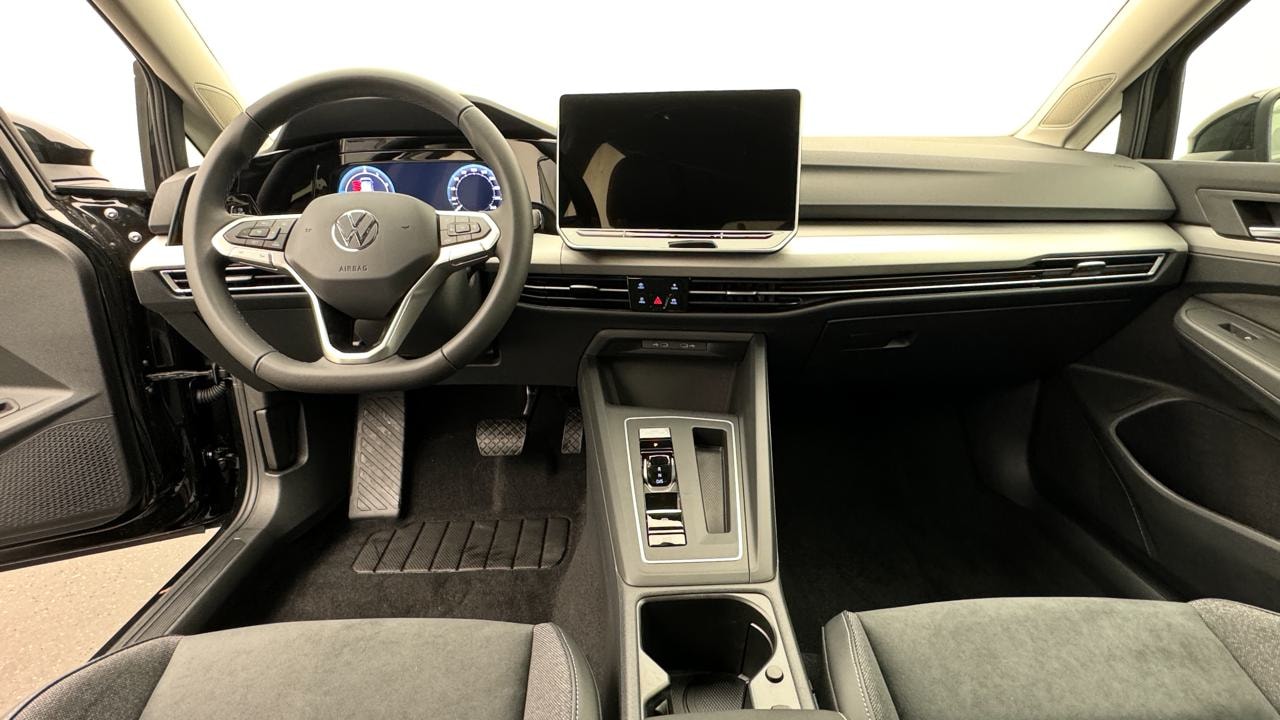 VW Golf 1.5 TSI PHEV Edition-image-5
