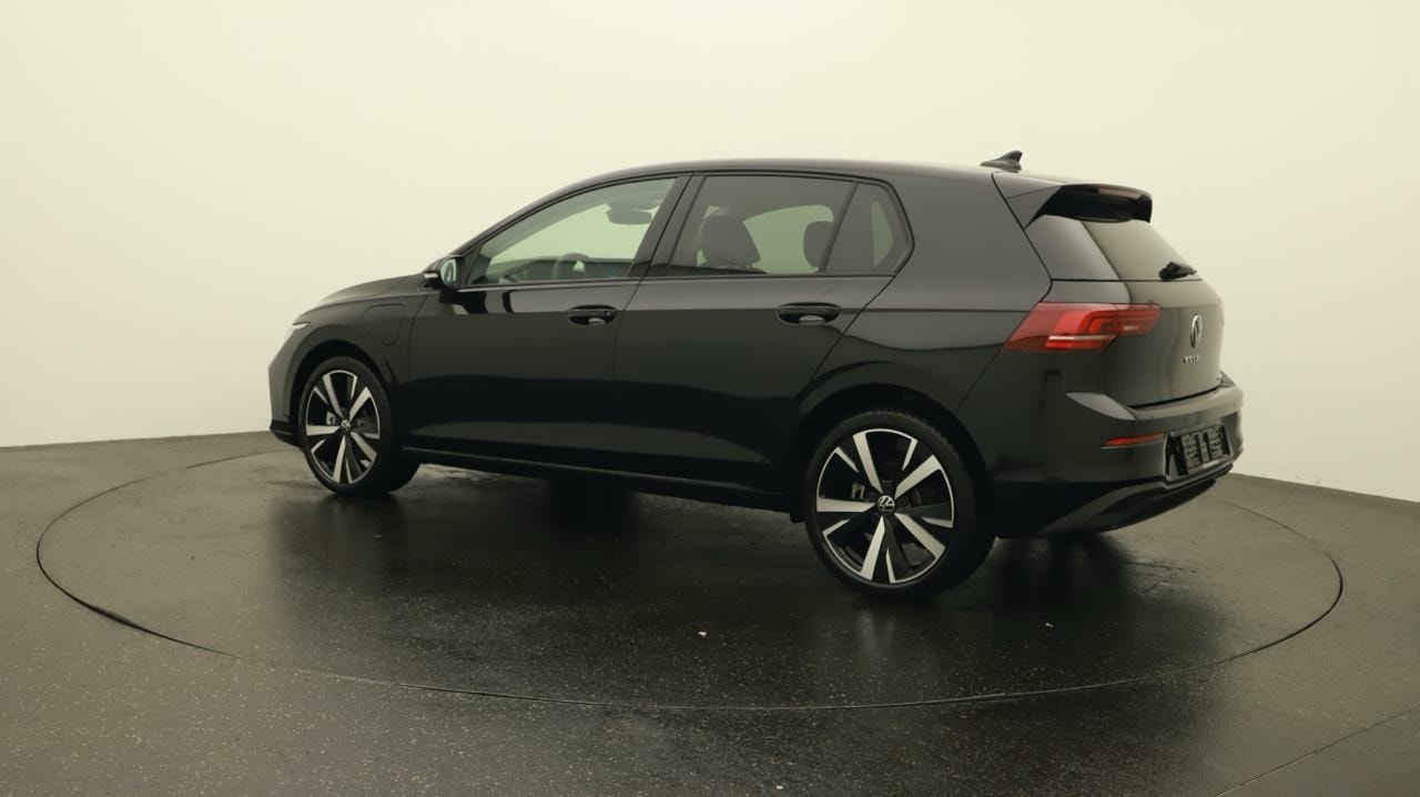 VW Golf 1.5 TSI PHEV Edition-image-2