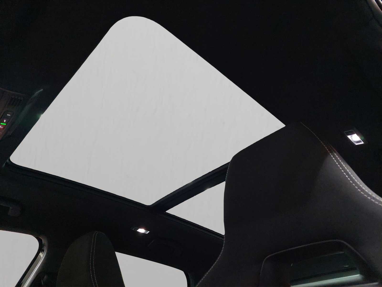 SKODA Karoq 2.0 TSI SportLine 4x4 DSG-image-11