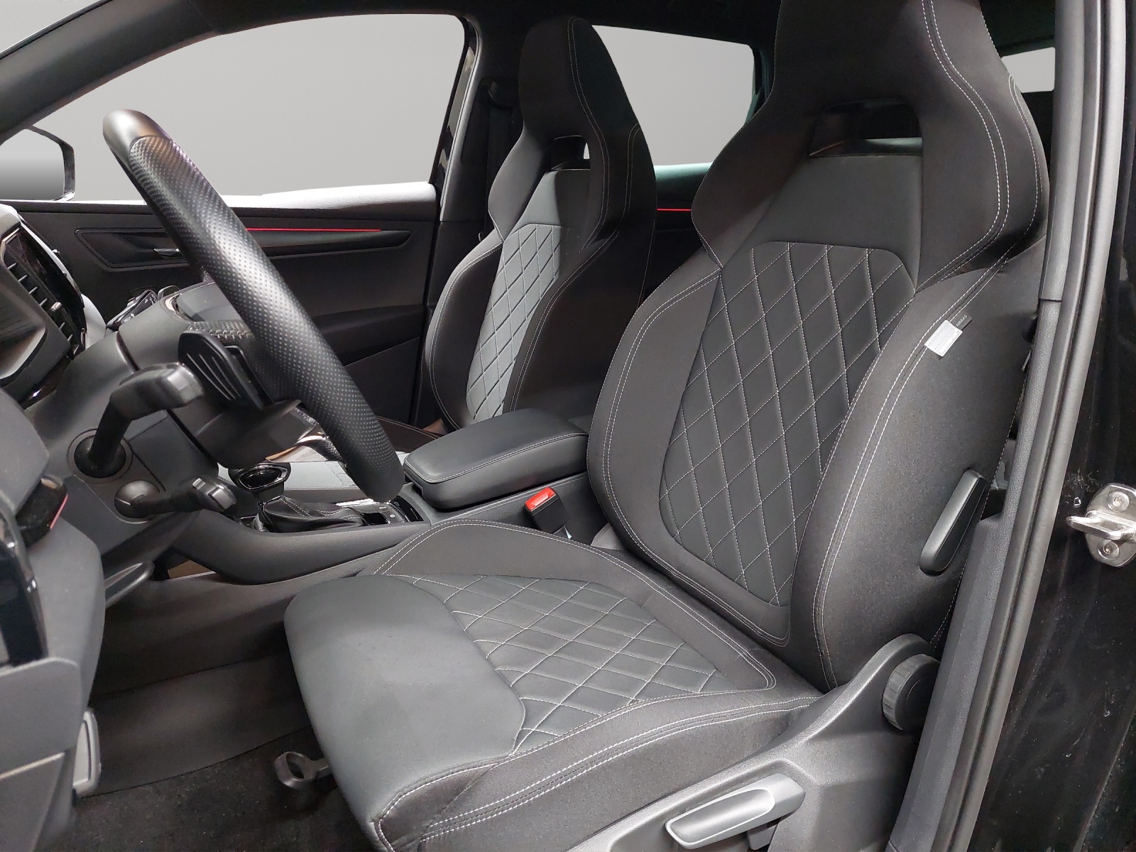 SKODA Karoq 2.0 TSI SportLine 4x4 DSG-image-5