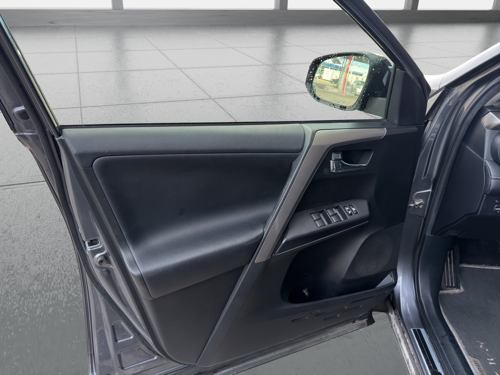 TOYOTA RAV-4 2.5 HSD Sol e-CVT-image-9