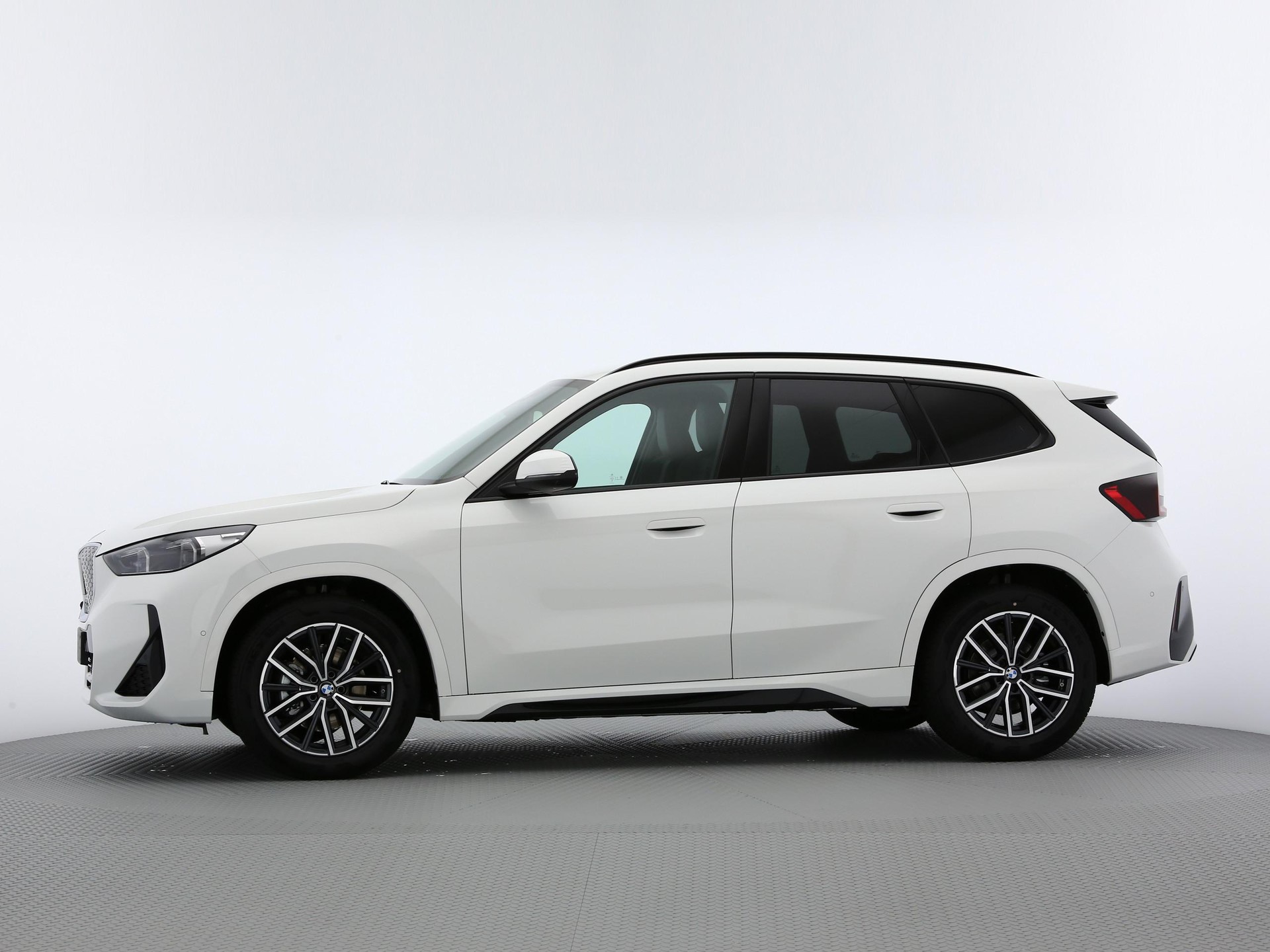 BMW iX1 U11 20 eDrive-image-10