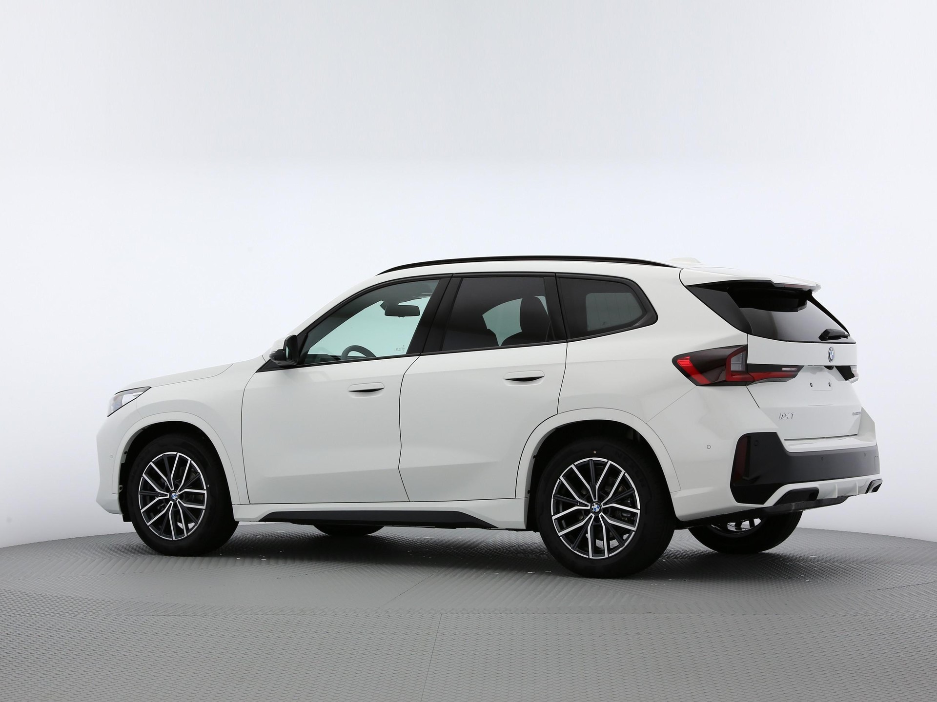 BMW iX1 U11 20 eDrive-image-13