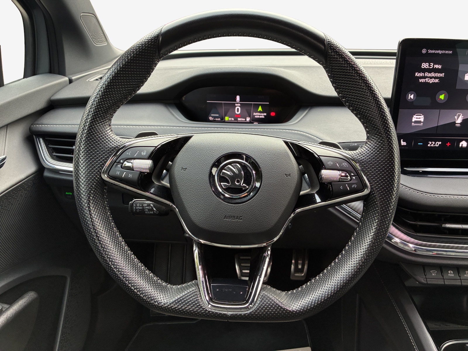 SKODA Enyaq iV 60-image-9