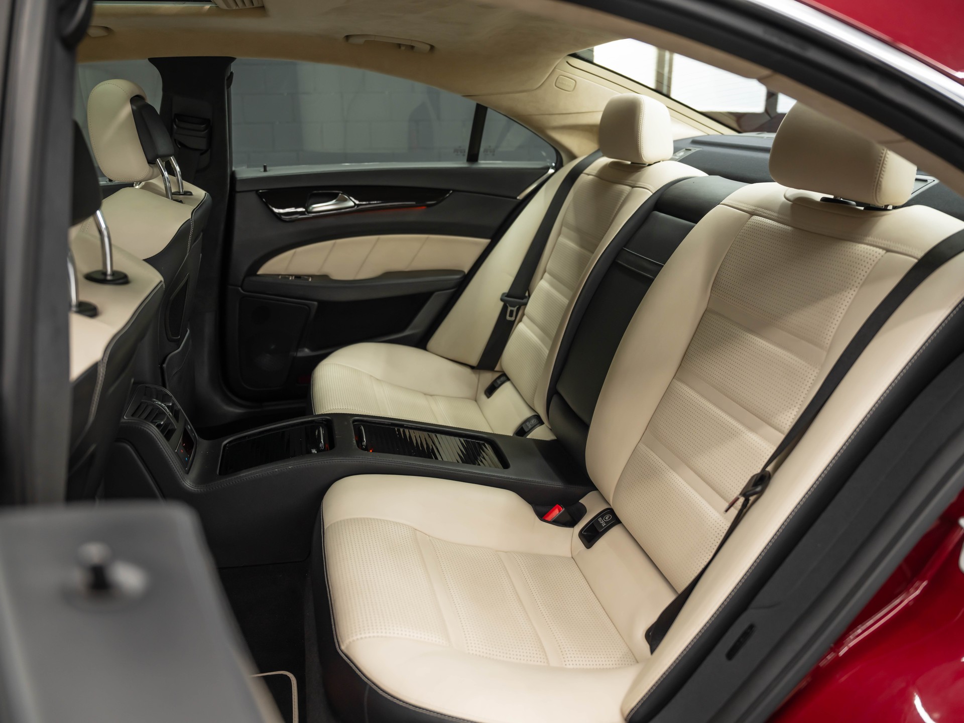 MERCEDES-BENZ CLS 63 AMG Speedshift MCT-image-18