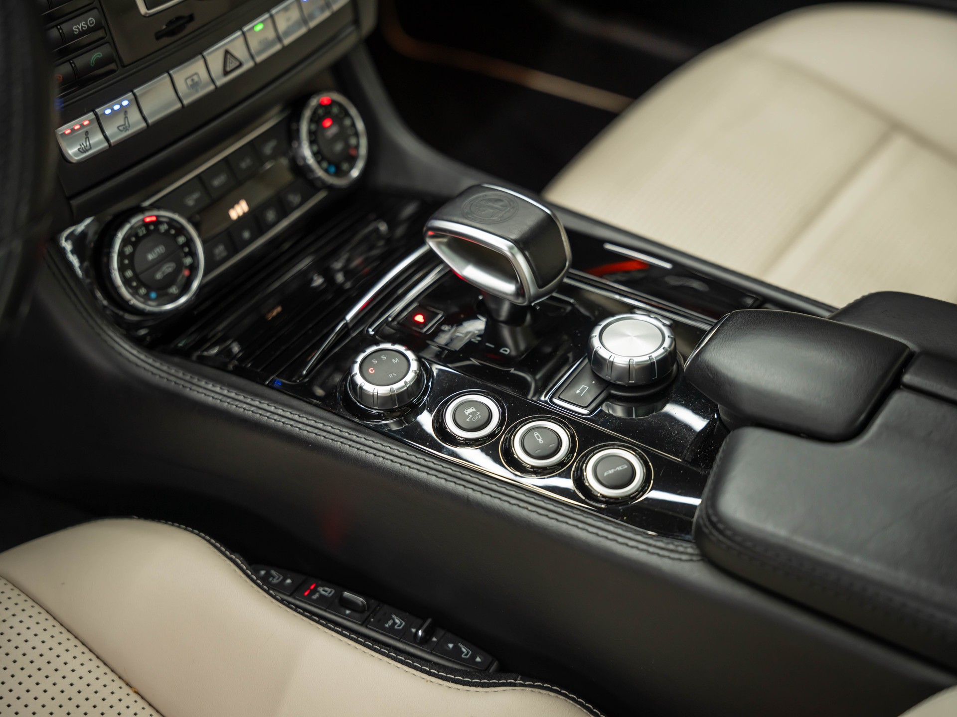 MERCEDES-BENZ CLS 63 AMG Speedshift MCT-image-22