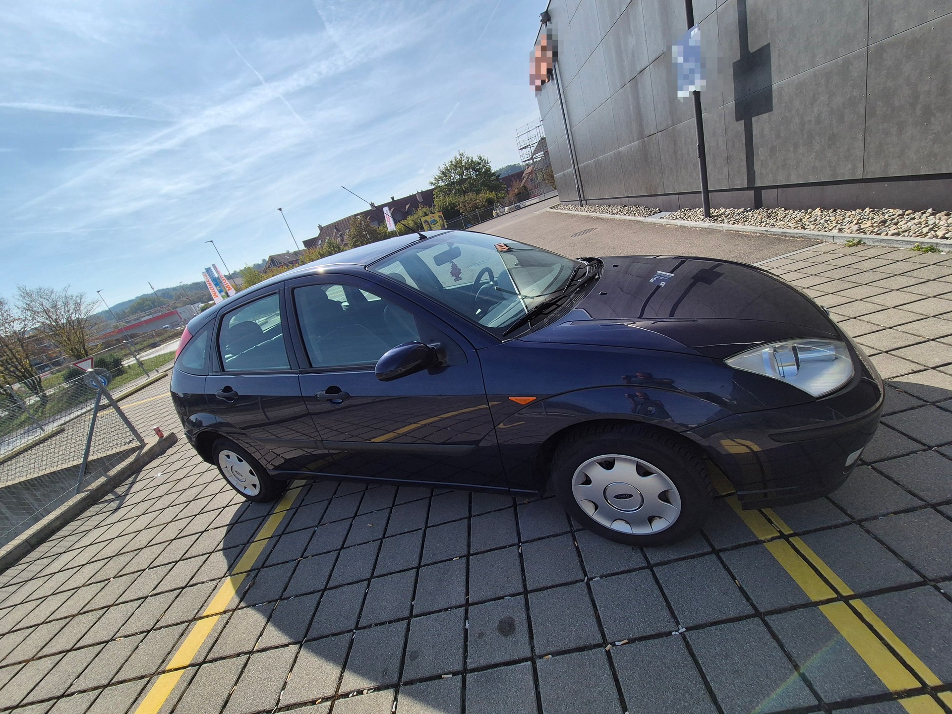 FORD 2.0i 16V Ambiente-image-1