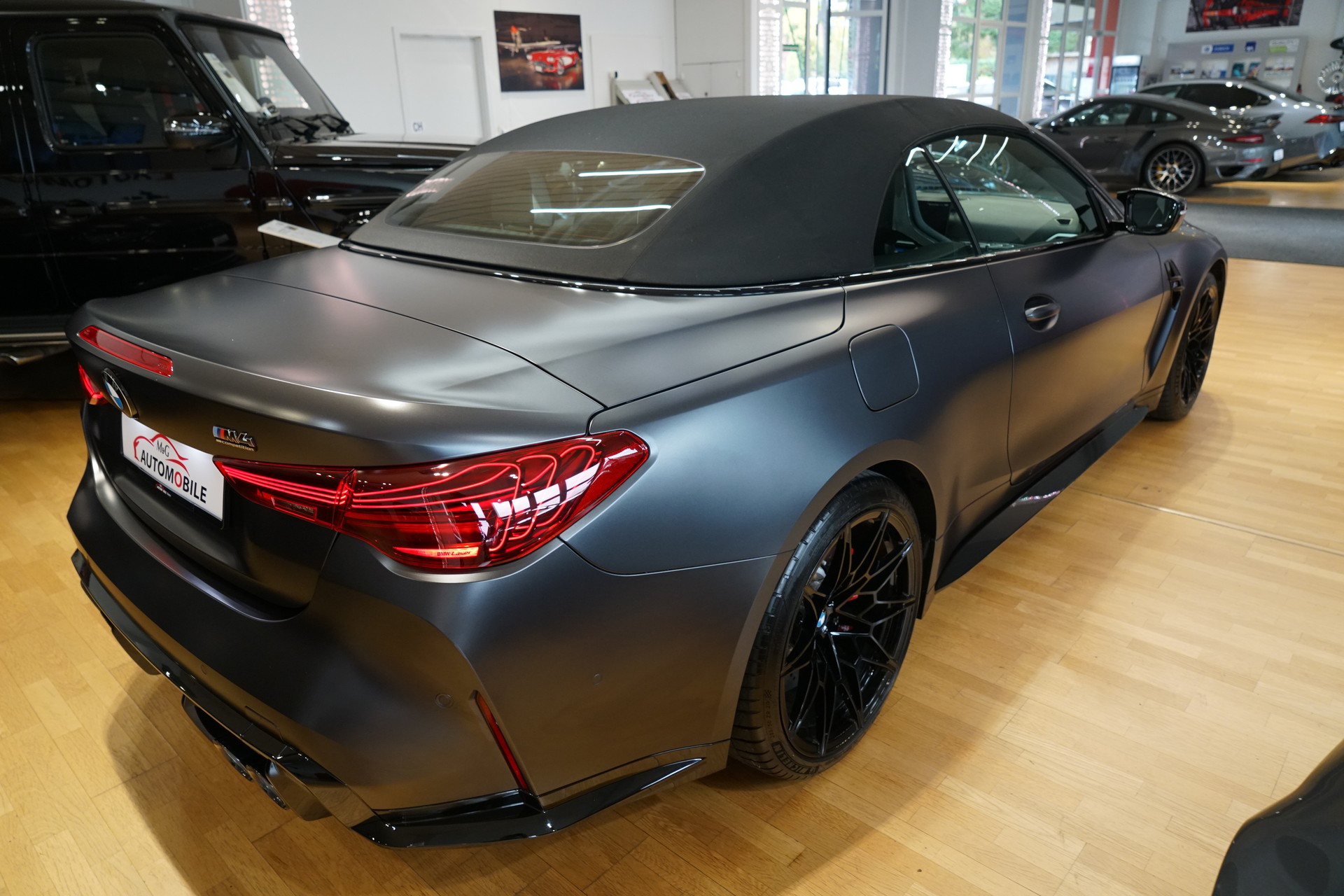BMW M4 Cabrio Competition M xDrive Frozen Black-image-28