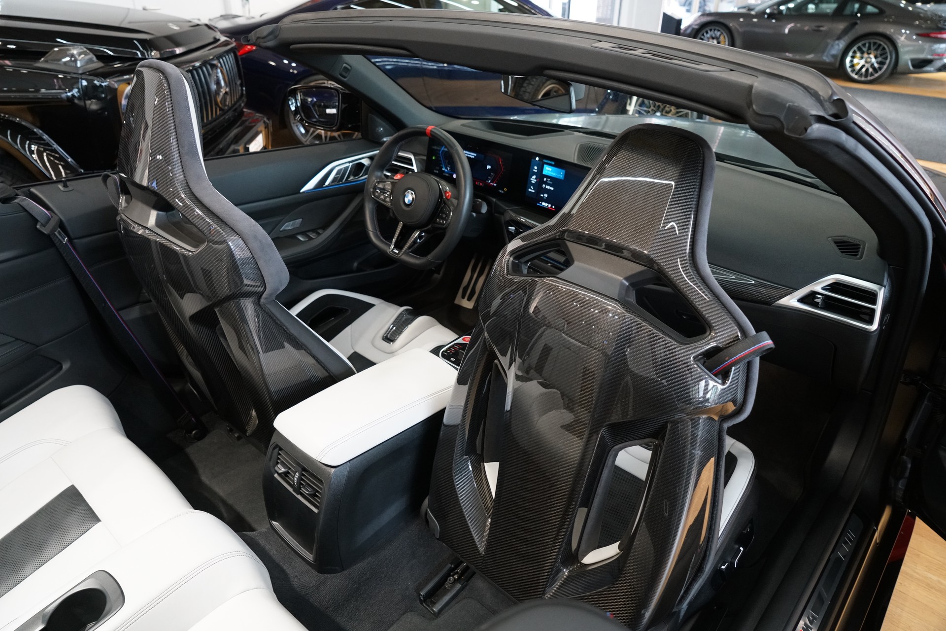 BMW M4 Cabrio Competition M xDrive Frozen Black-image-22
