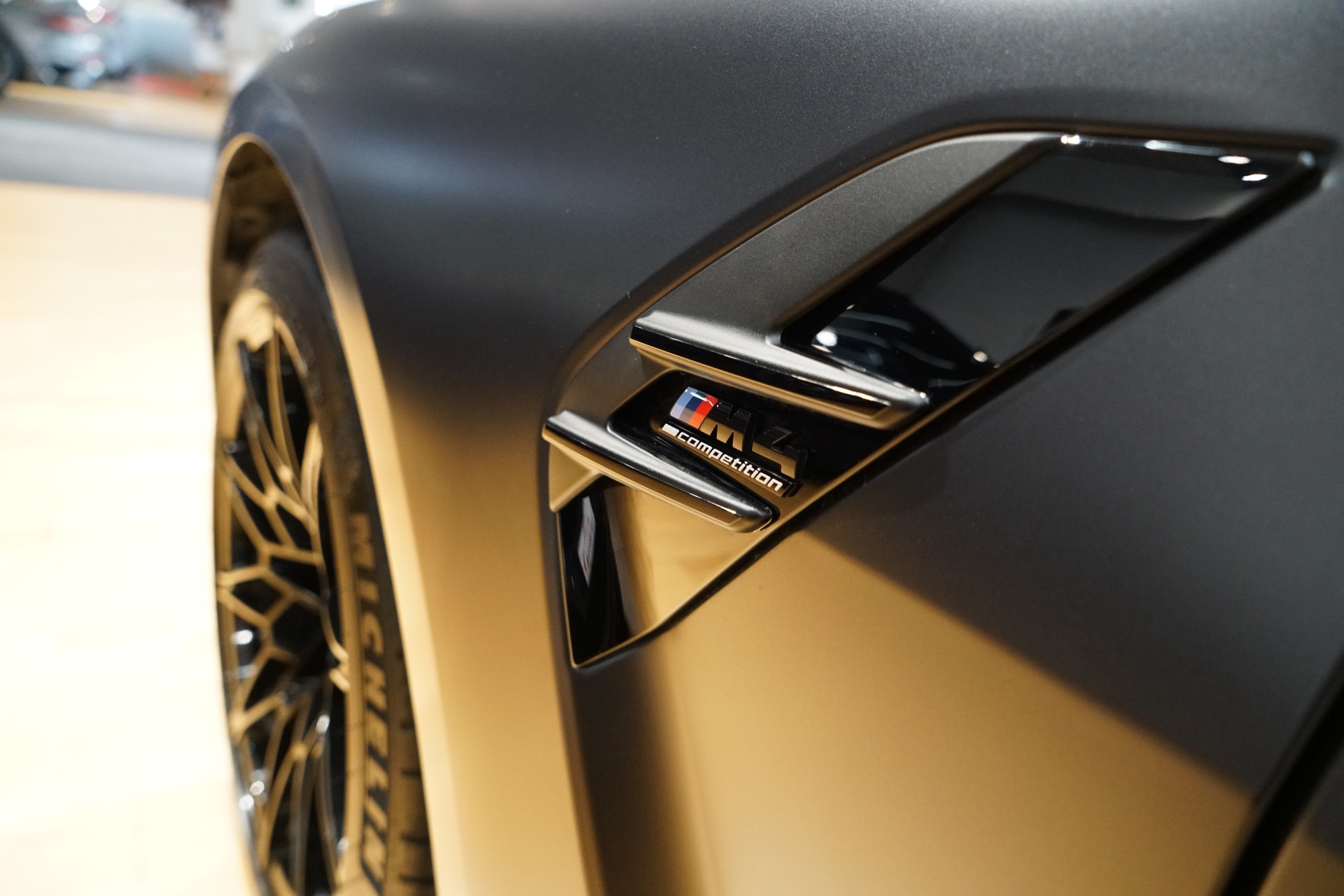 BMW M4 Cabrio Competition M xDrive Frozen Black-image-4