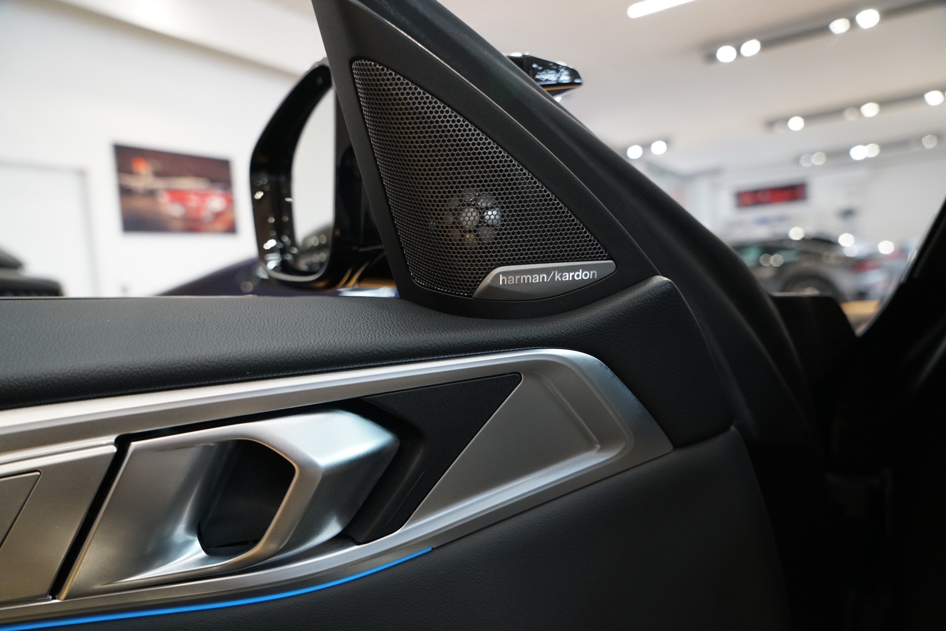 BMW M4 Cabrio Competition M xDrive Frozen Black-image-18