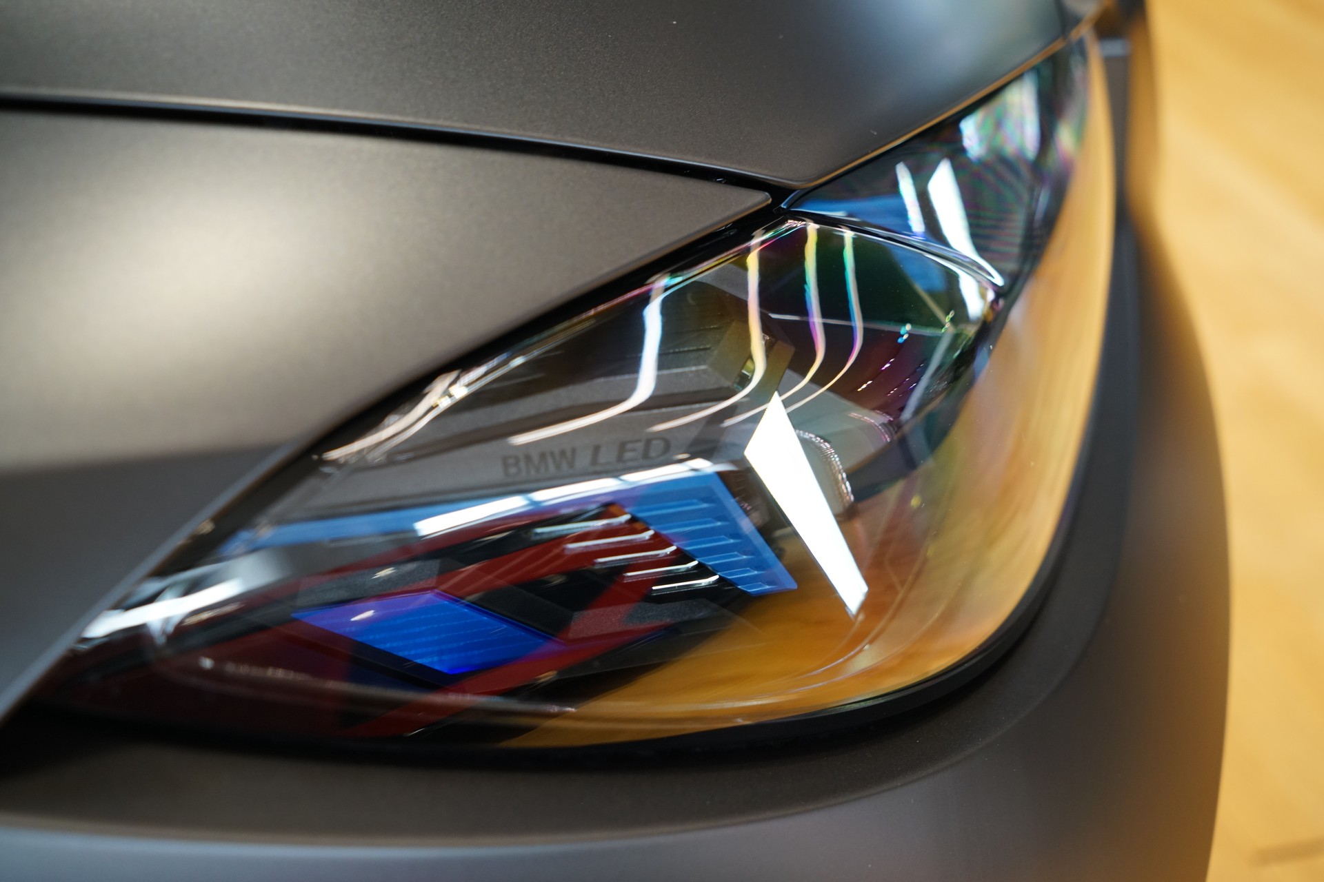 BMW M4 Cabrio Competition M xDrive Frozen Black-showroom-element-3