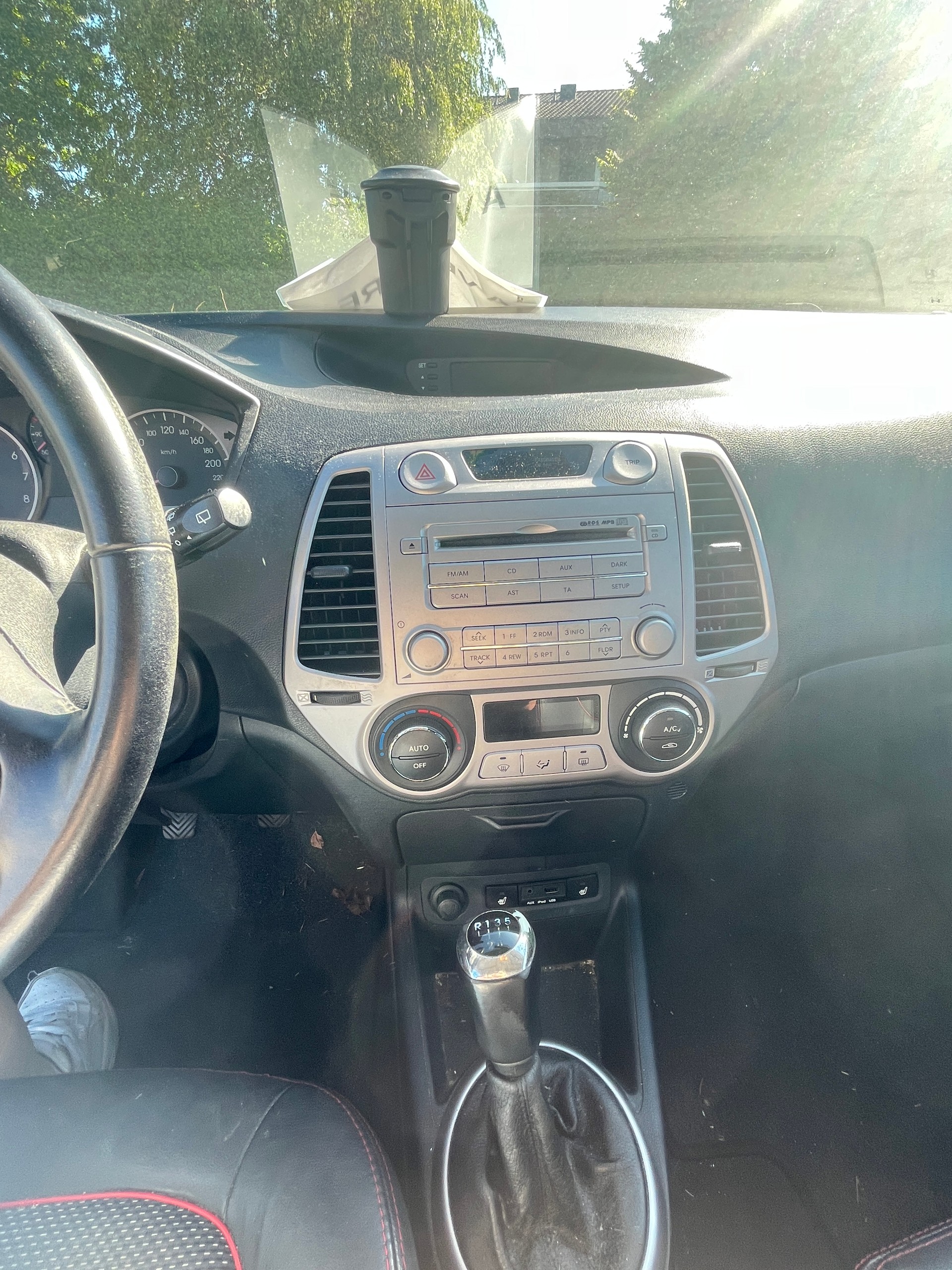 HYUNDAI 1.6 Premium-image-4