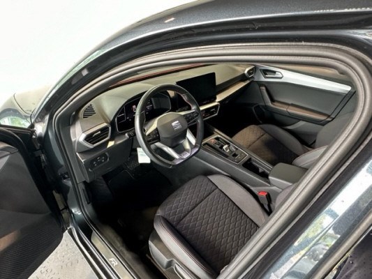SEAT Leon 1.5 eTSI FR-image-9