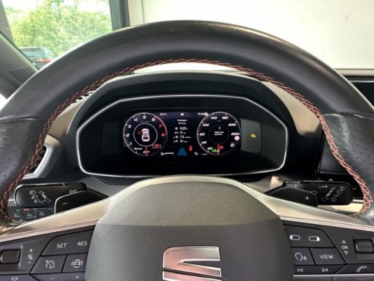 SEAT Leon 1.5 eTSI FR-image-11