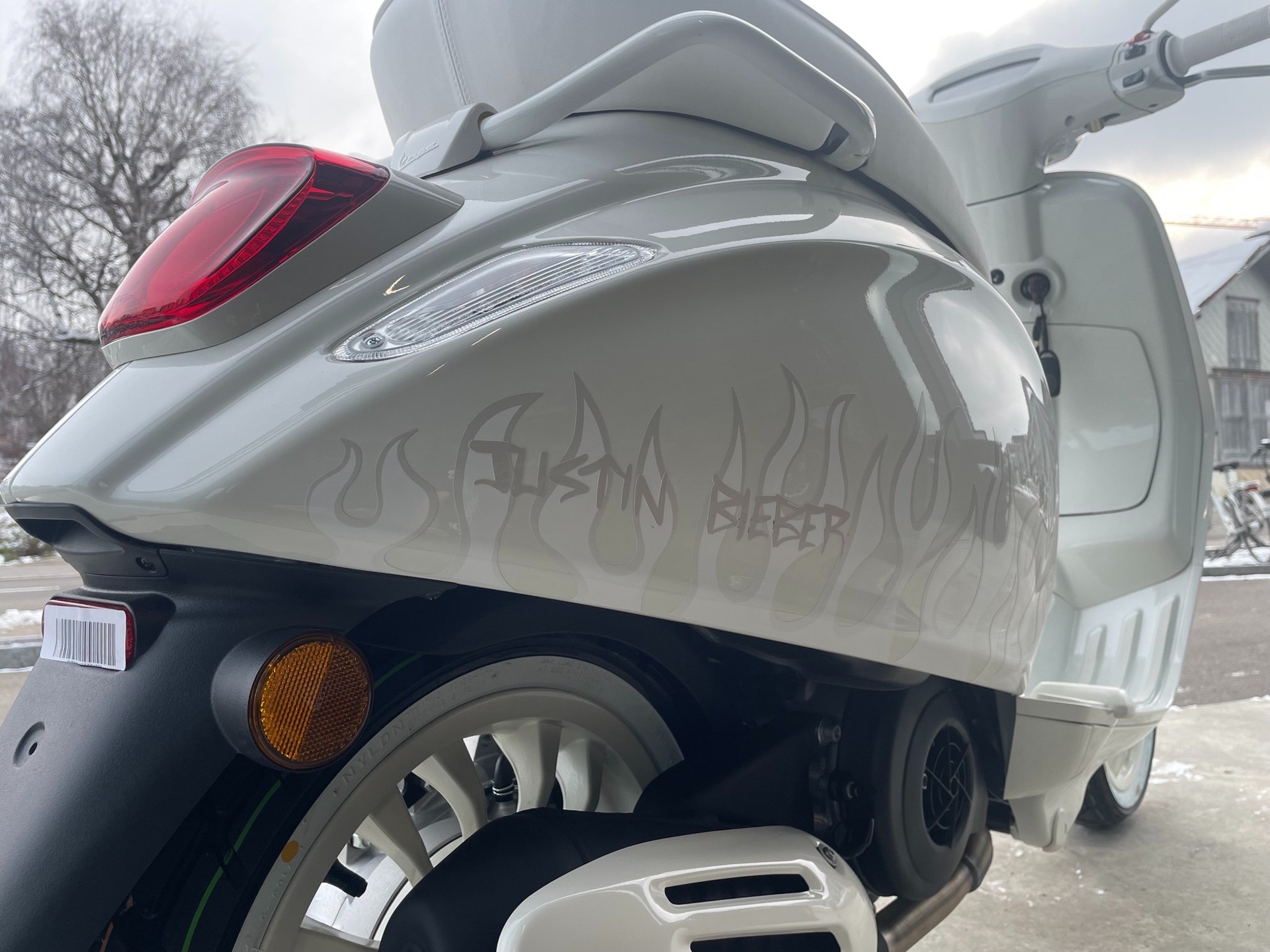 PIAGGIO Vespa 125 Sprint Justin Bieber ABS-image-1