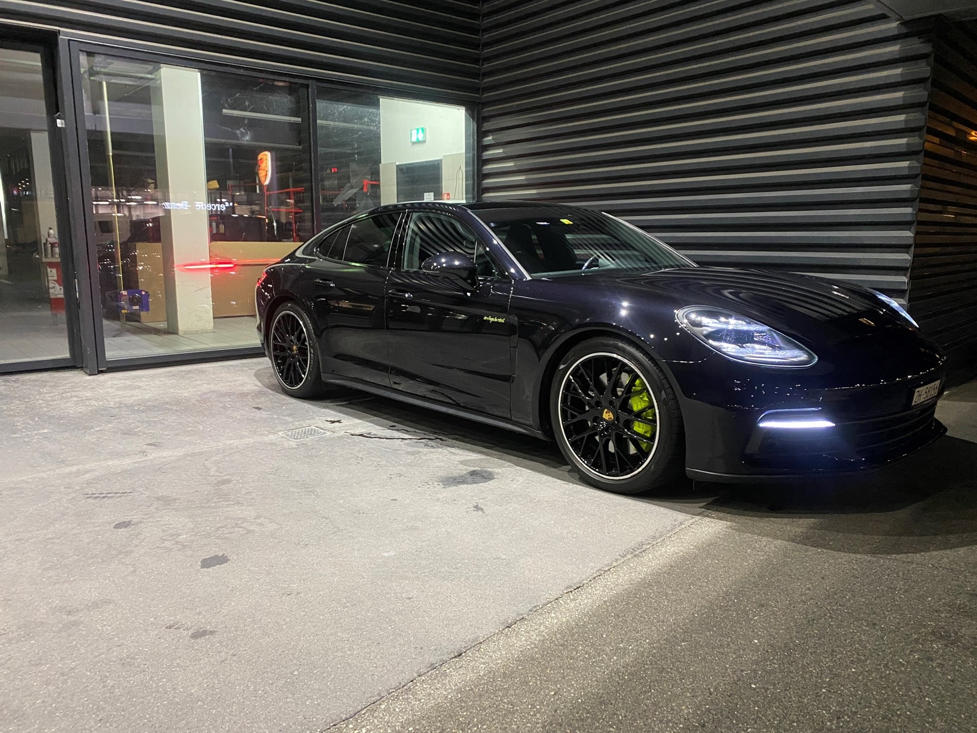 PORSCHE Panamera 4 E-Hybrid PDK-image-0