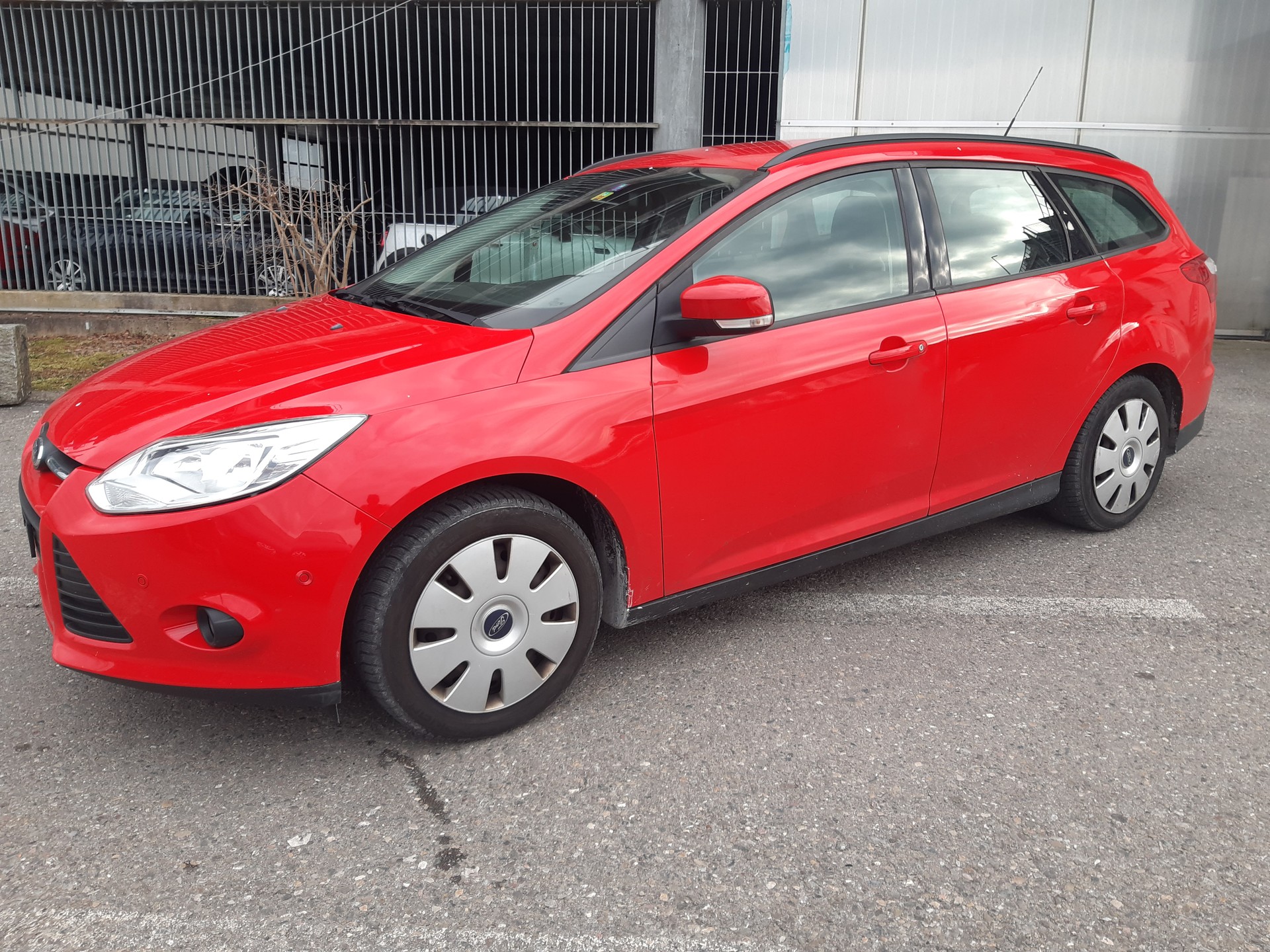 FORD Focus 1.0 SCTi Carving-image-1