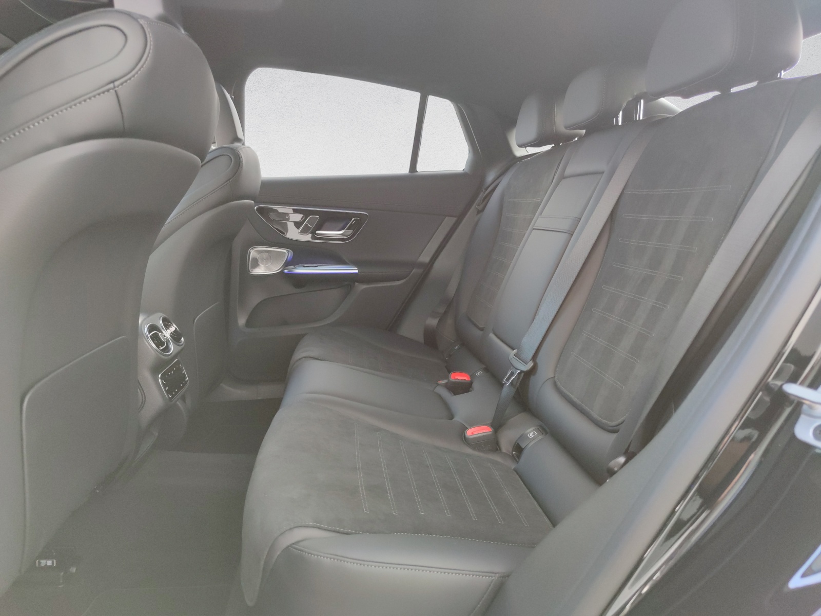 MERCEDES-BENZ GLC 220 d AMG Line 4Matic Coupé-image-12