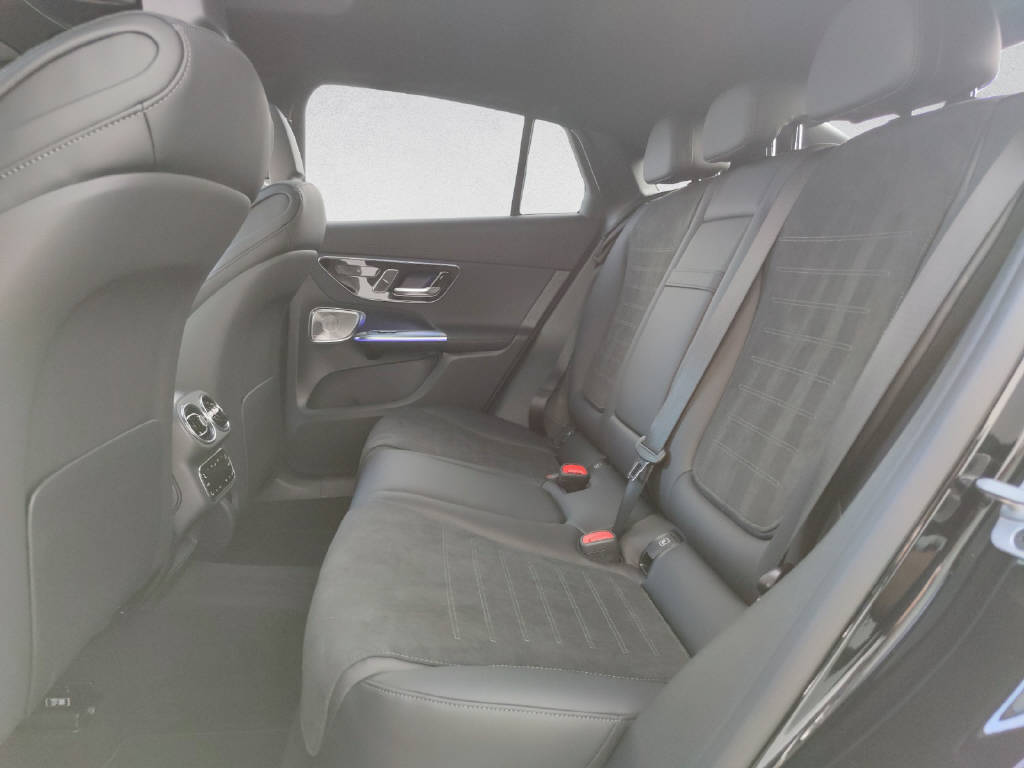 MERCEDES-BENZ GLC 220 d AMG Line 4Matic Coupé-image-13