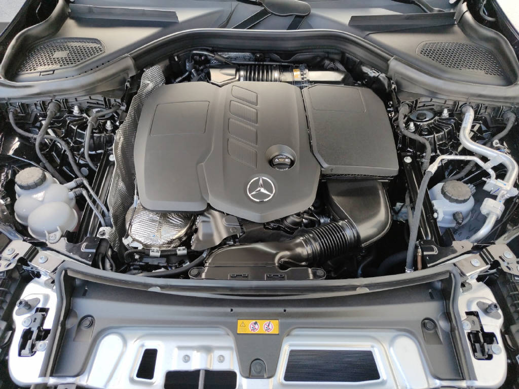 MERCEDES-BENZ GLC 220 d AMG Line 4Matic Coupé-image-9