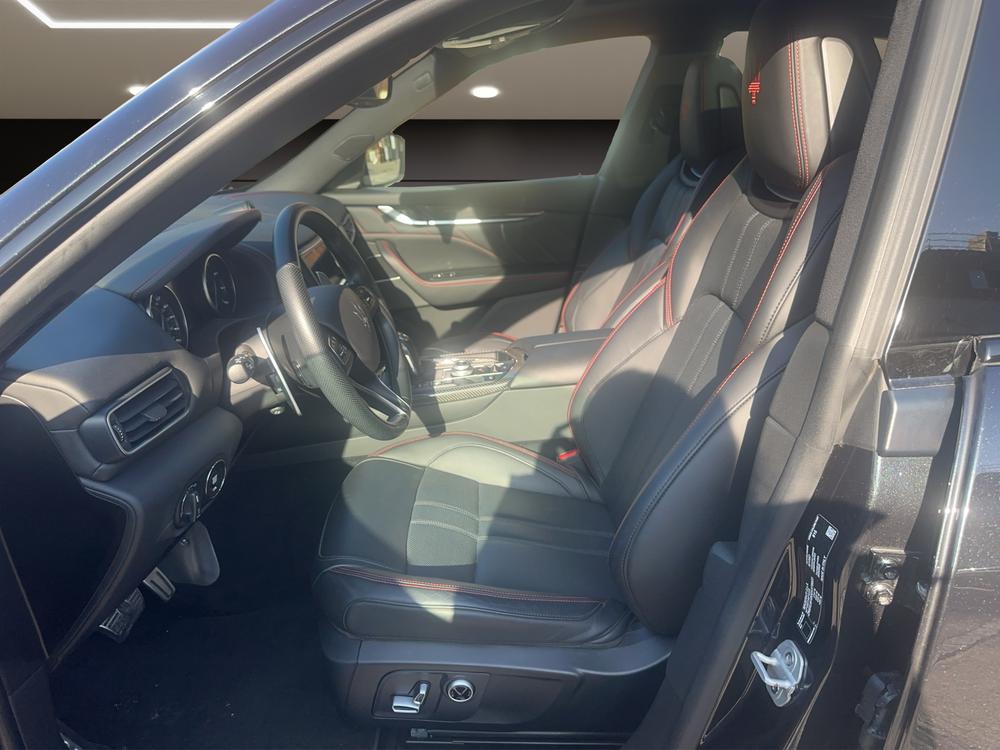 MASERATI LEVANTE 3.0 V6 GranSport-image-7