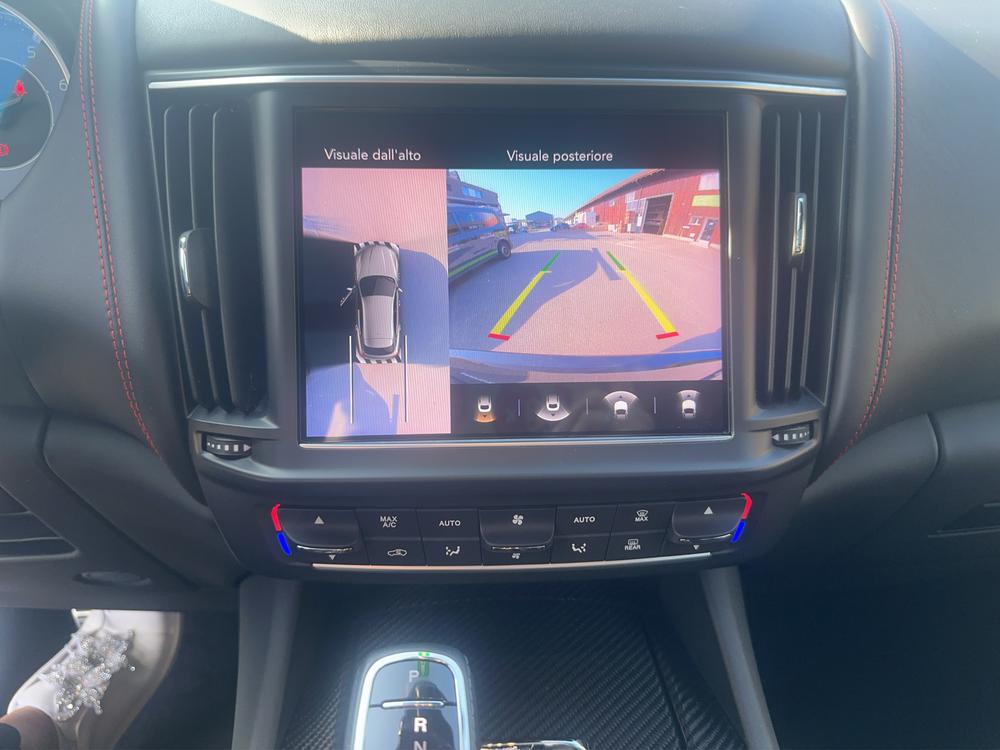 MASERATI LEVANTE 3.0 V6 GranSport-image-10