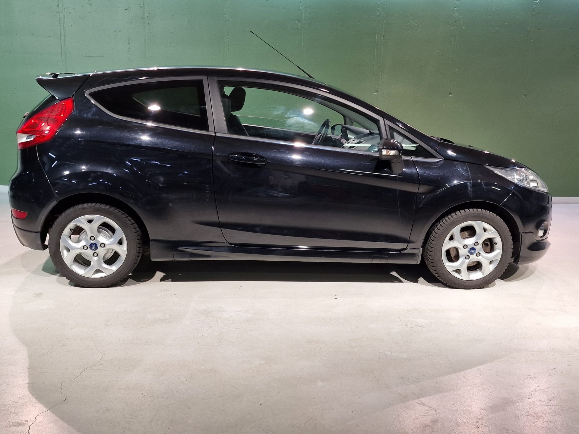 FORD Fiesta 1.4 16V Trend-image-3
