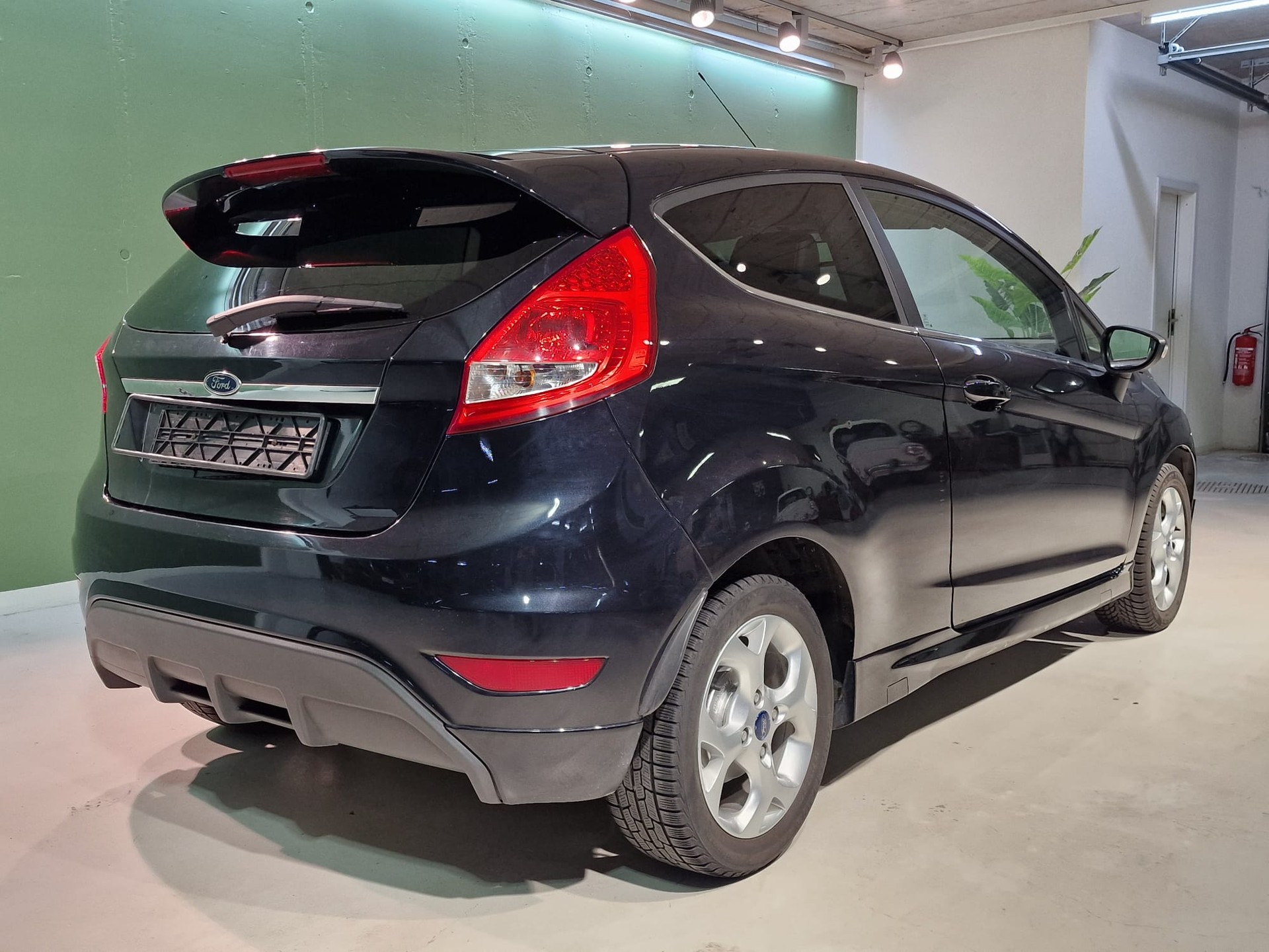 FORD Fiesta 1.4 16V Trend-image-4