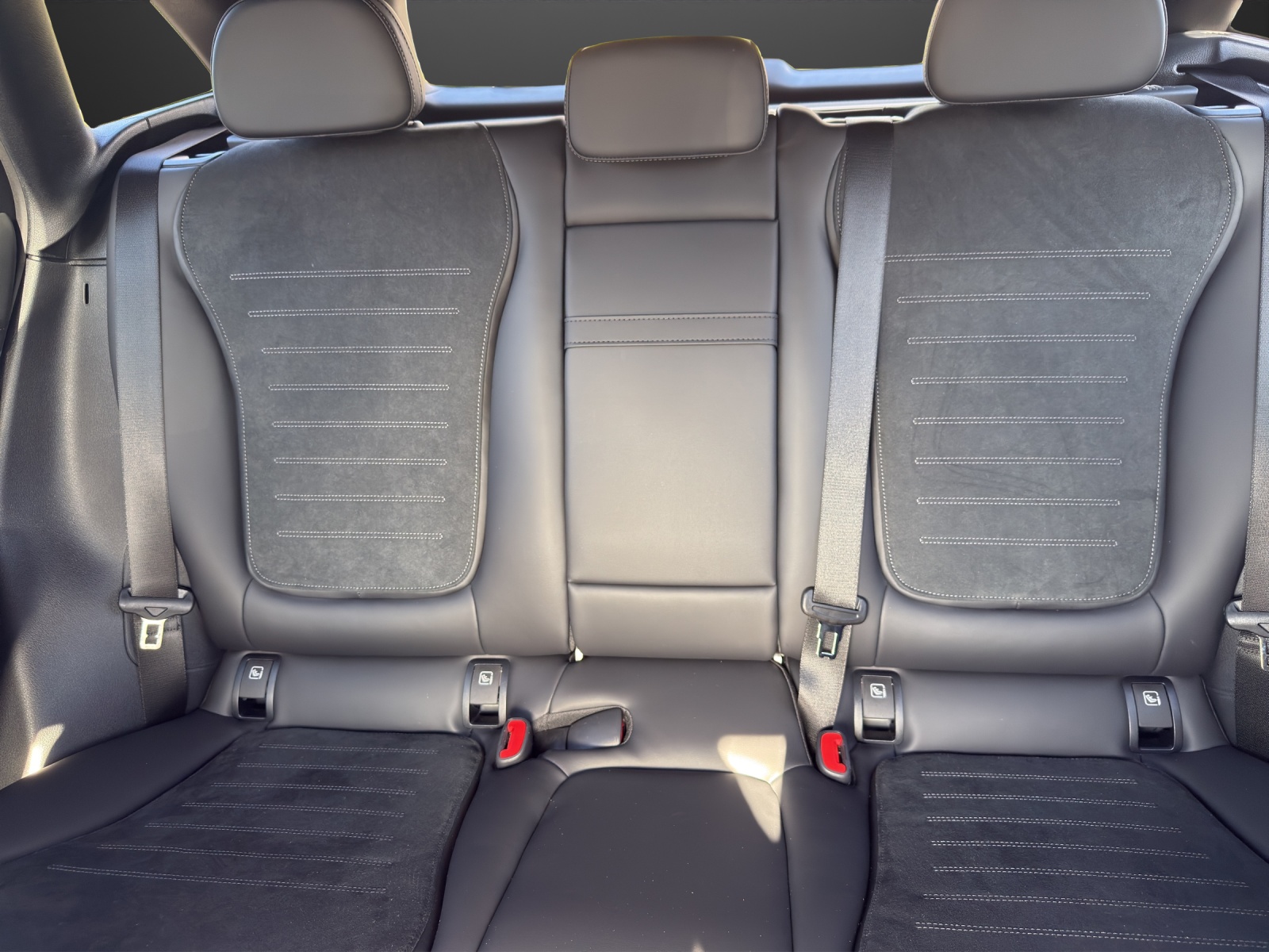MERCEDES-BENZ GLC 300 d 4Matic 9G-Tronic-image-14