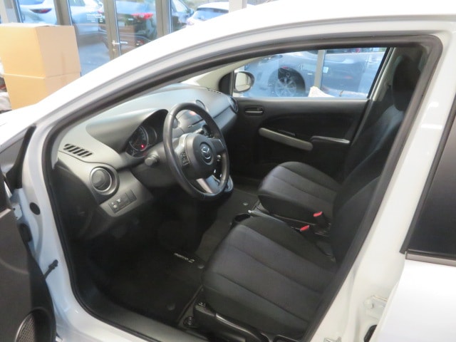 MAZDA 2 1.5i 16V Exclusive Automatic-image-4