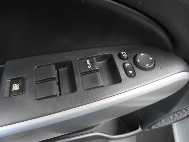 MAZDA 2 1.5i 16V Exclusive Automatic-image-9