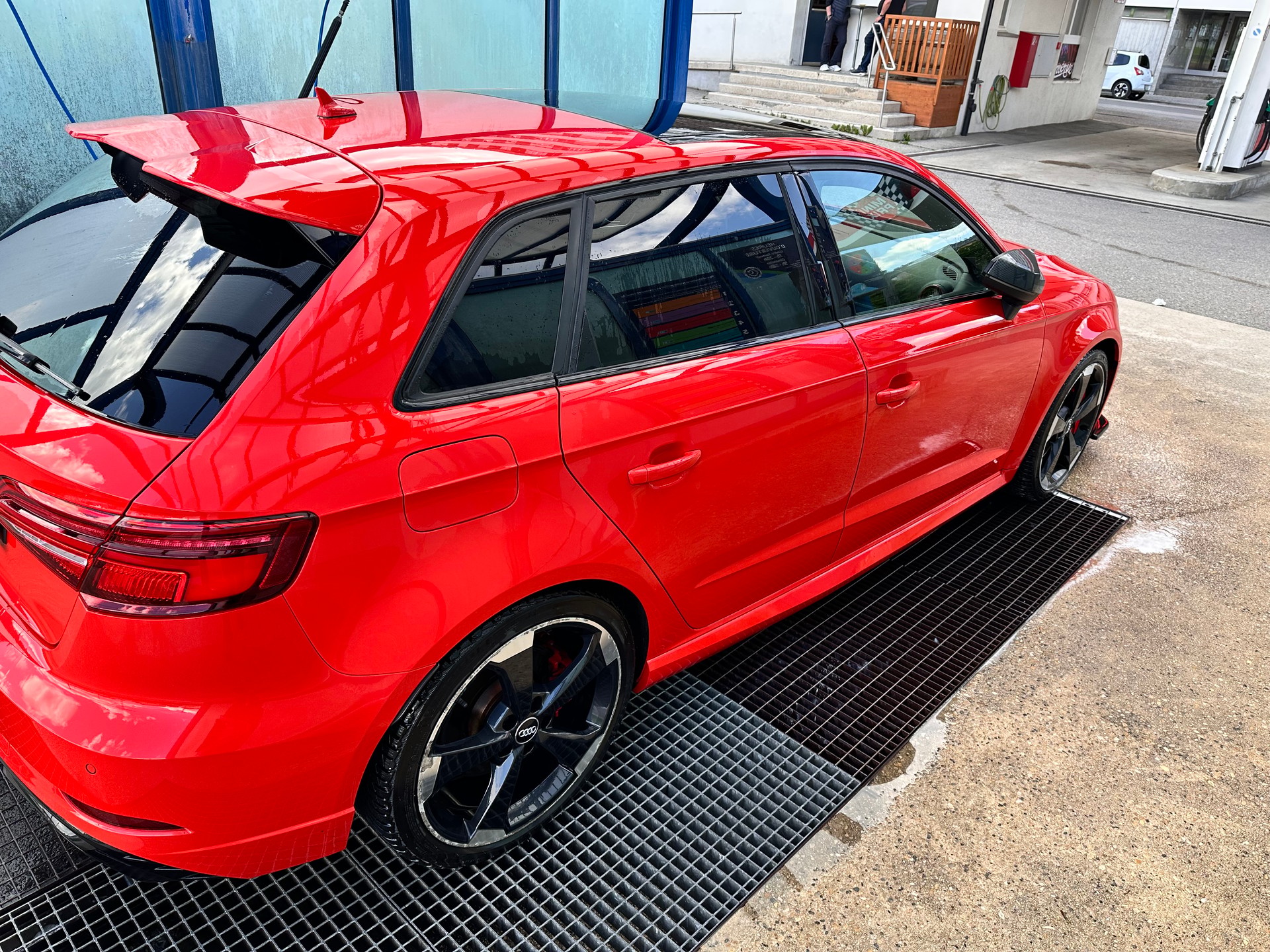 AUDI RS3 Sportback 2.5 TSI quattro S-tronic-image-3
