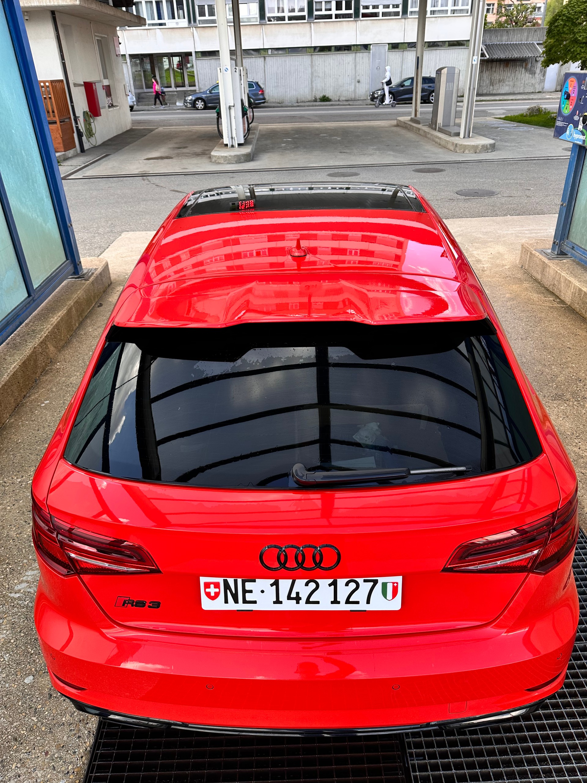 AUDI RS3 Sportback 2.5 TSI quattro S-tronic-image-2