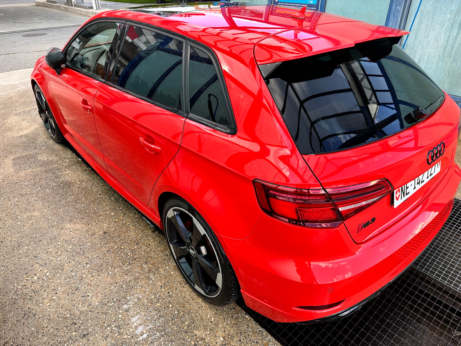 AUDI RS3 Sportback 2.5 TSI quattro S-tronic-image-4