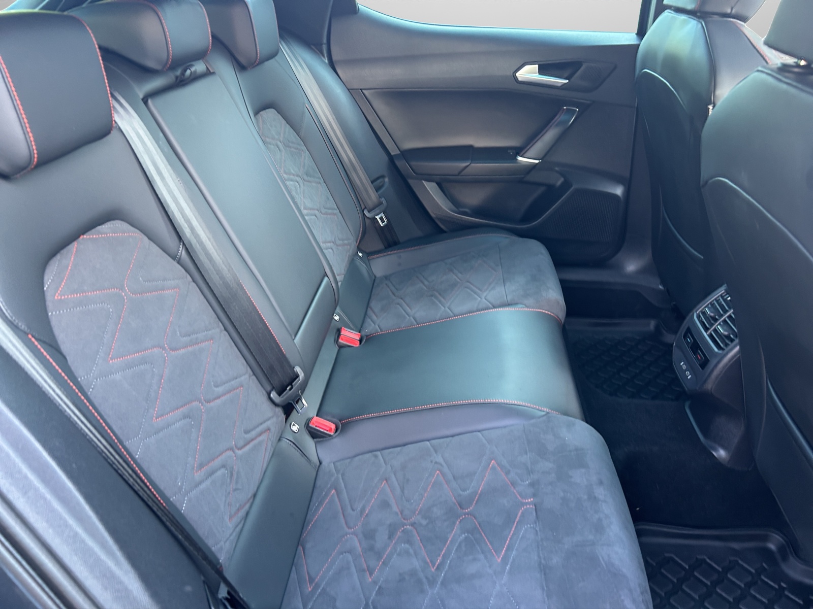 SEAT Leon 1.4 eHybrid pHEV DSG Hola FR-image-9