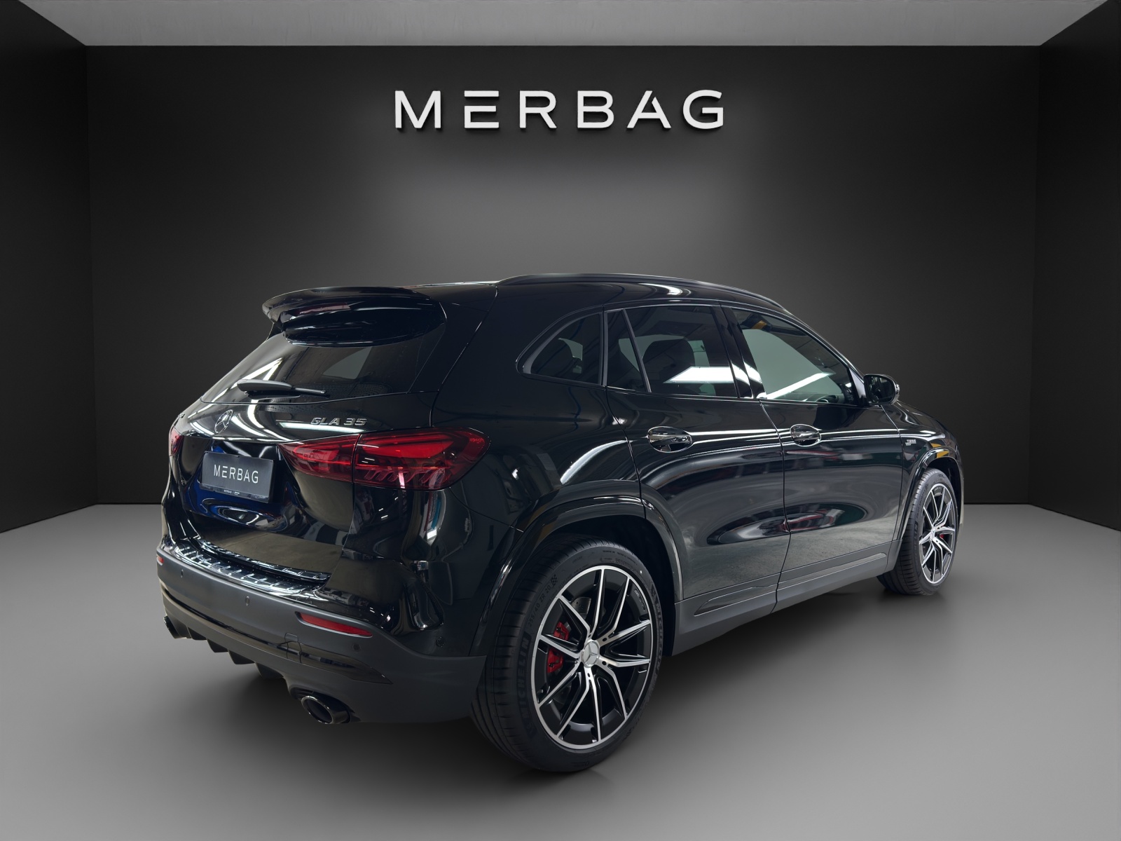 MERCEDES-BENZ GLA AMG 35 4Matic 8G-DCT-image-4