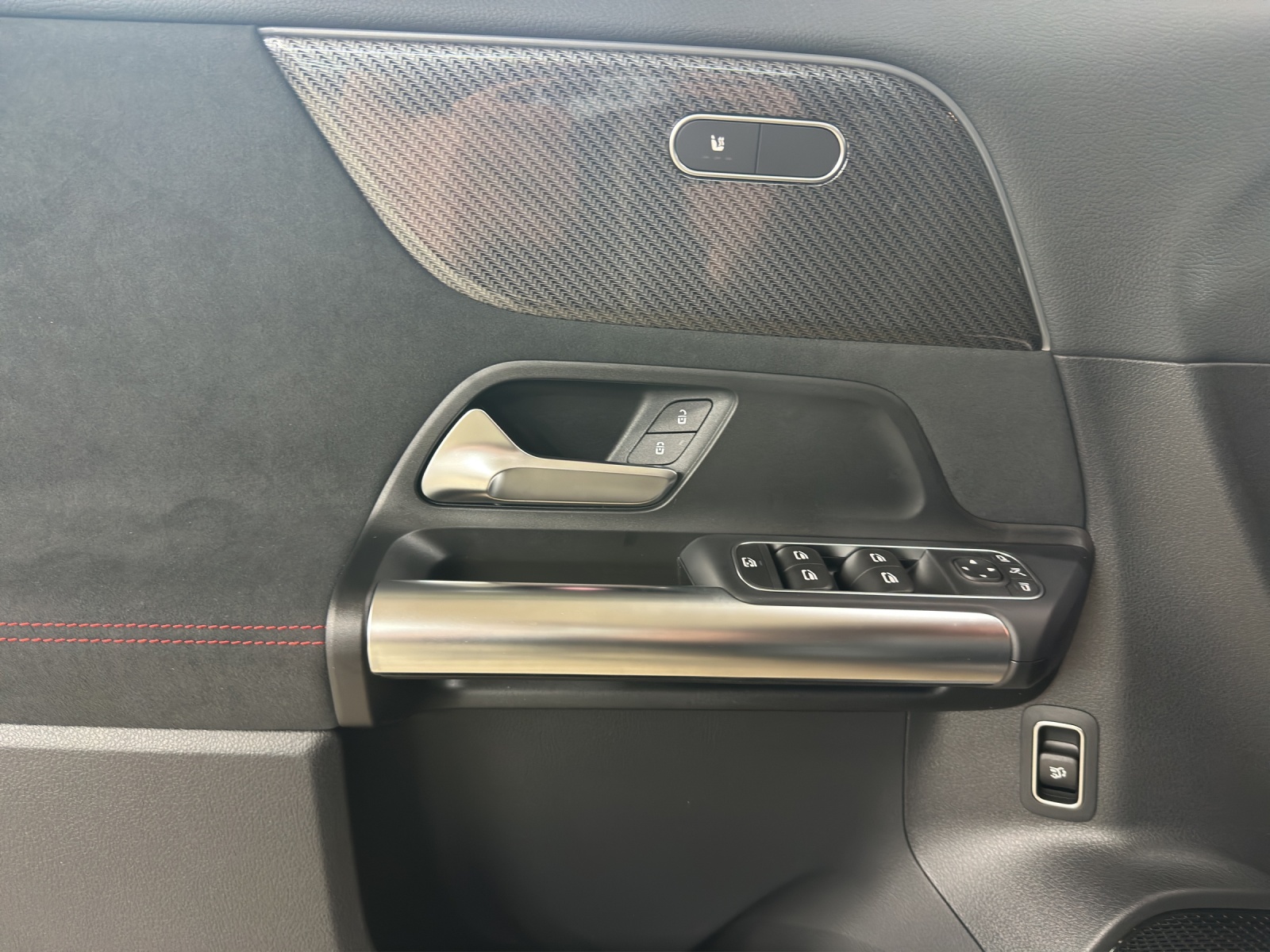 MERCEDES-BENZ GLA AMG 35 4Matic 8G-DCT-image-12