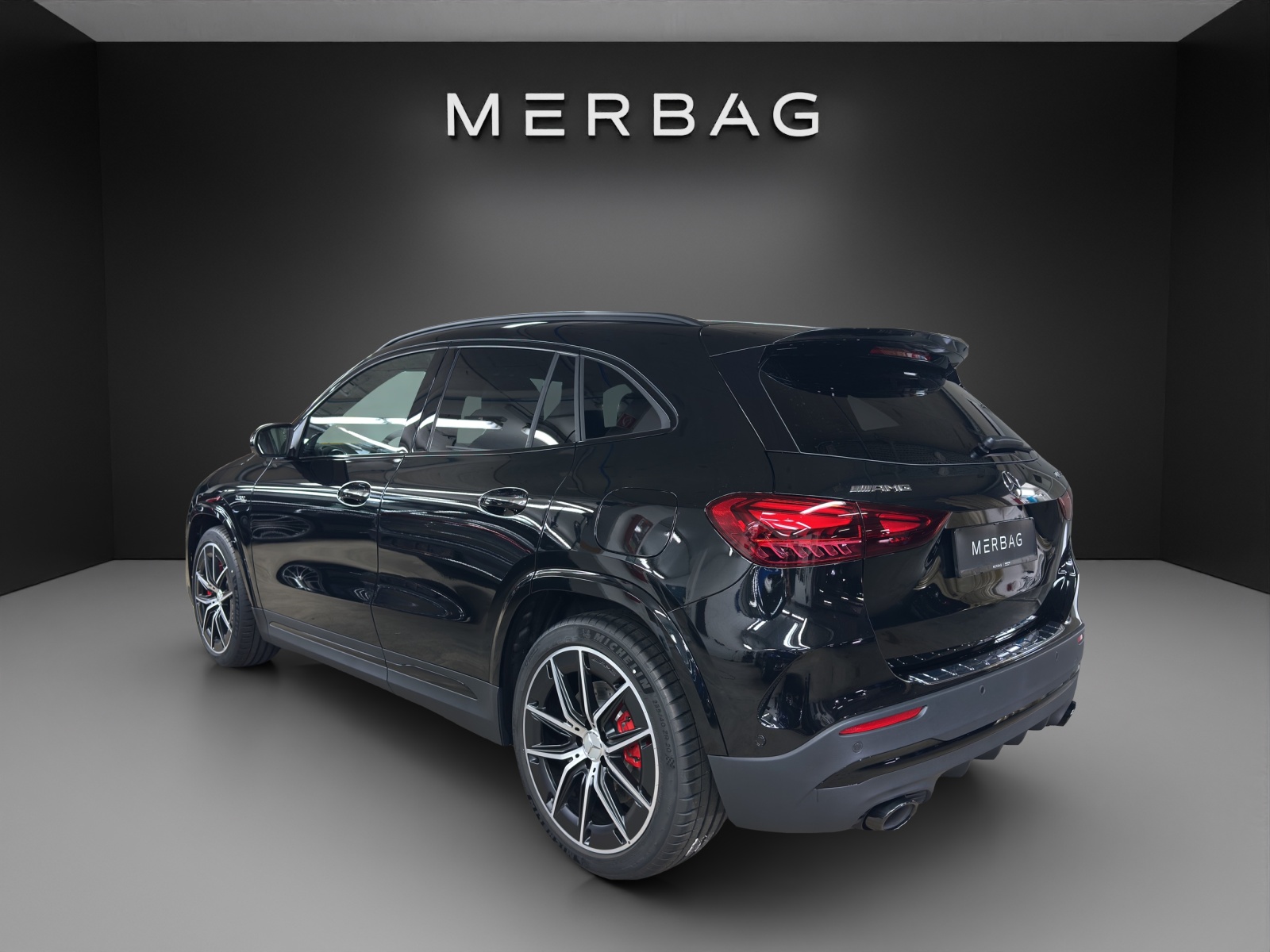 MERCEDES-BENZ GLA AMG 35 4Matic 8G-DCT-image-2