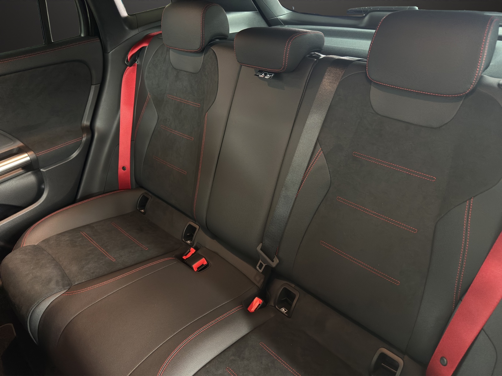 MERCEDES-BENZ GLA AMG 35 4Matic 8G-DCT-image-14